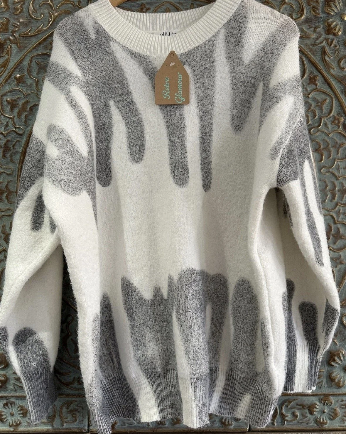 Vintage White & Grey Abstract - Woollen Jumper (Size L)