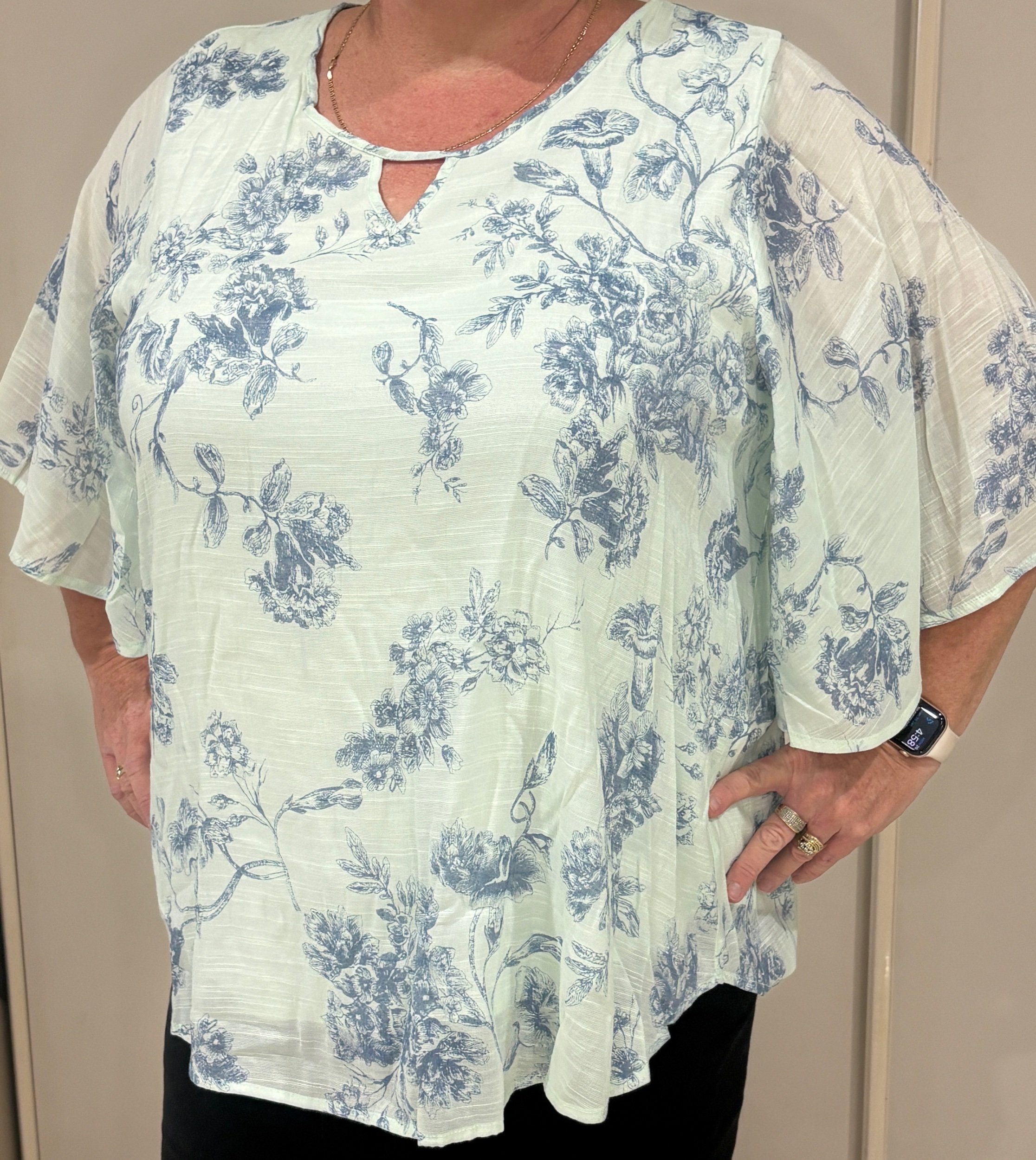 'BeMe' Light Blue Floral Blouse (Size 22)