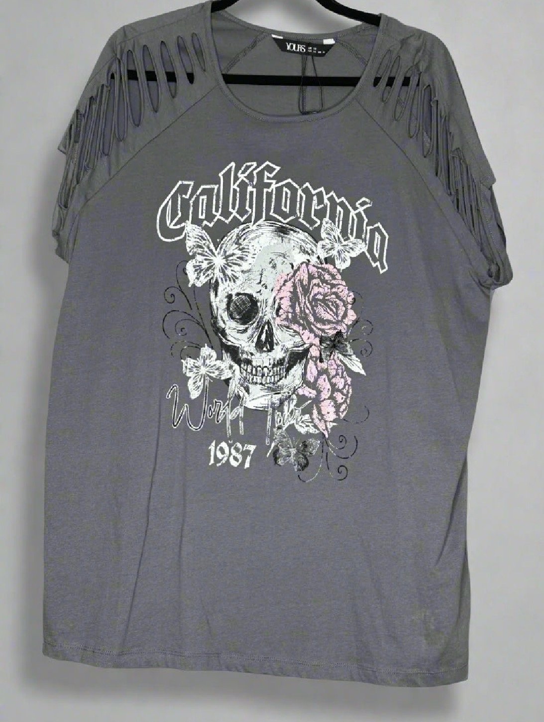 Plus Size Grey Skull Print T-Shirt - Gothic Casual (Size 18)