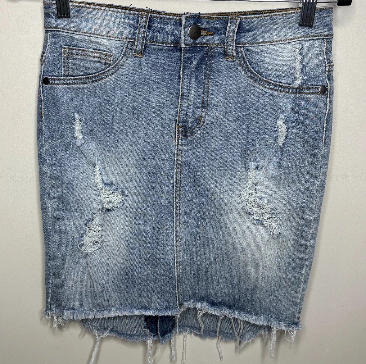 Distressed Stretch Light Wash Denim Skirt - Modern Casual (Size 8)