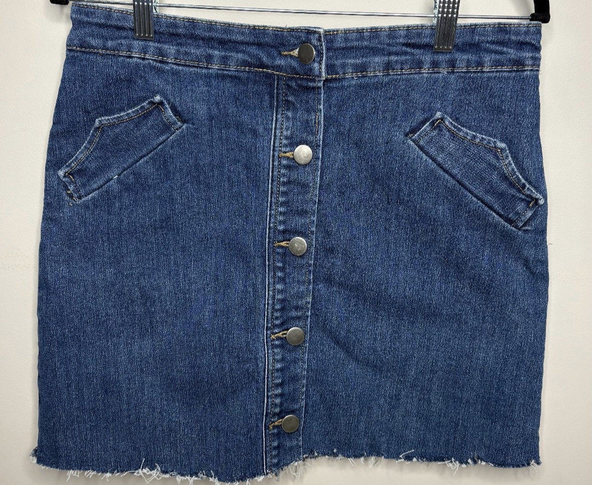 Button Thru Frayed & Upturned Pocket detail Denim Skirt - Smart Casual (Size 10)