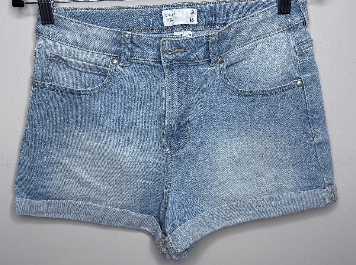 Short Denim Light Wash Shorts - Summer Essential (Size 16)