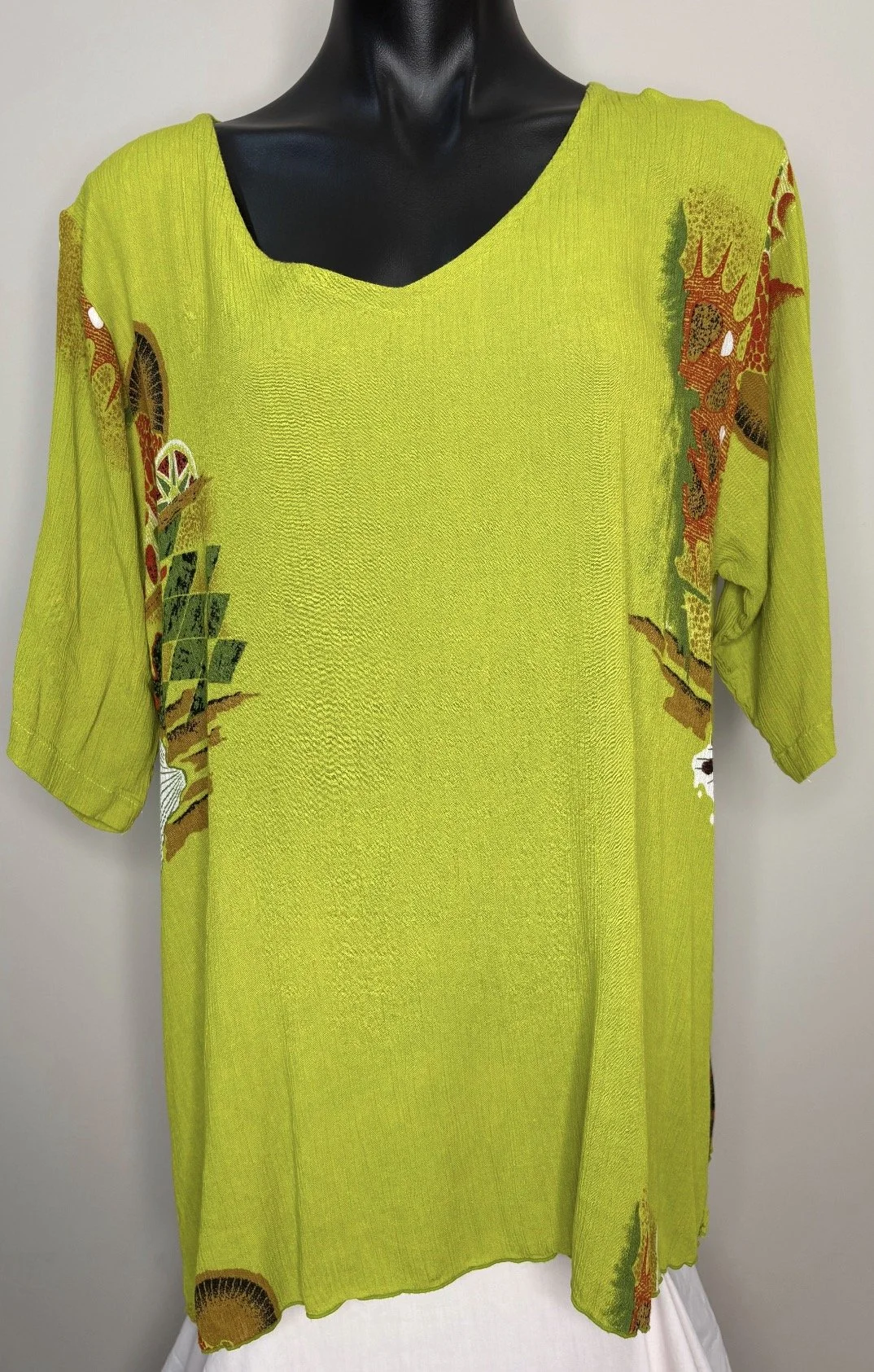 Plus Size Lime Abstract Side Print Top - Casual (Size 22)