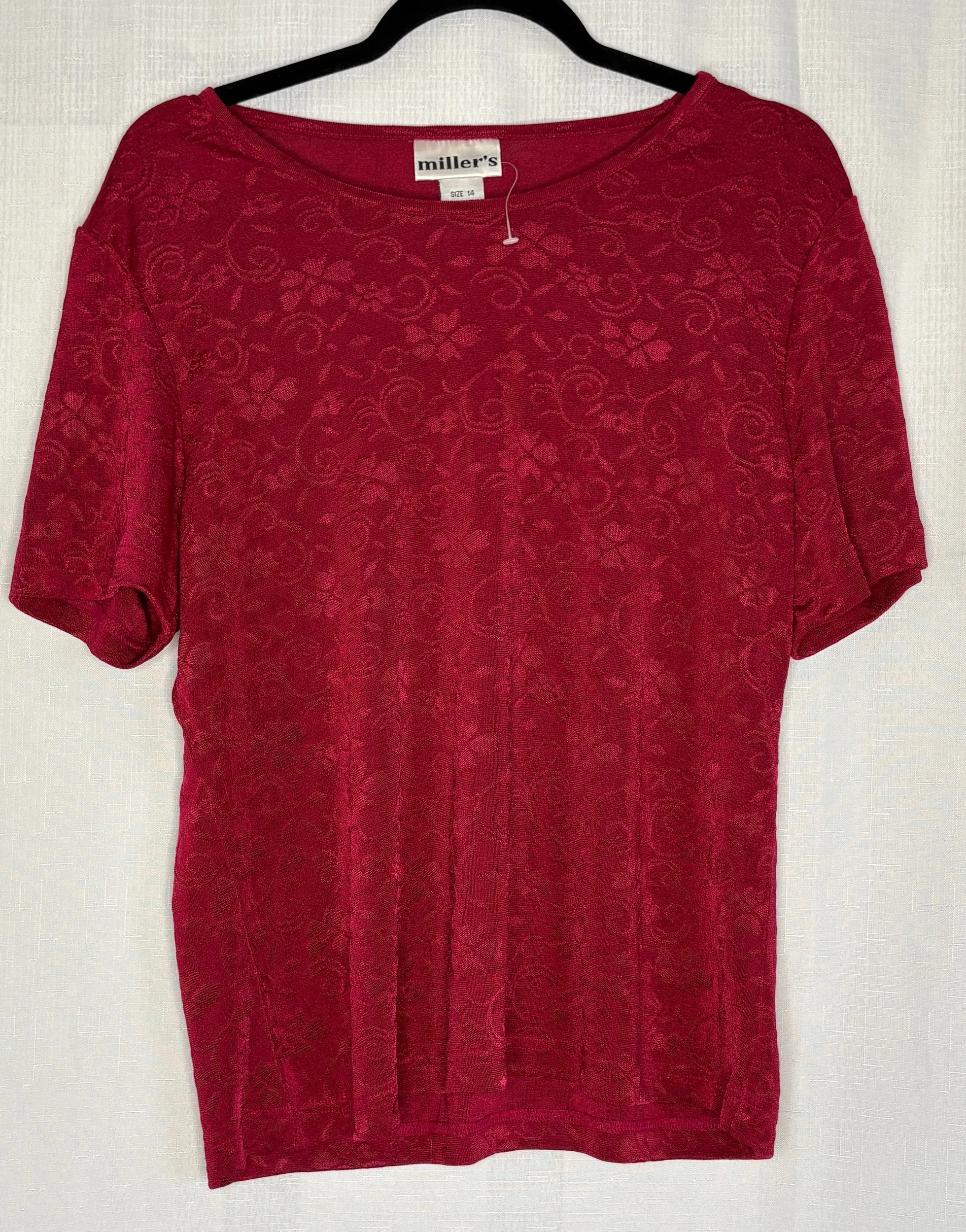 Deep Red Stretch Embossed T-shirt - Smart Casual (Size 14)