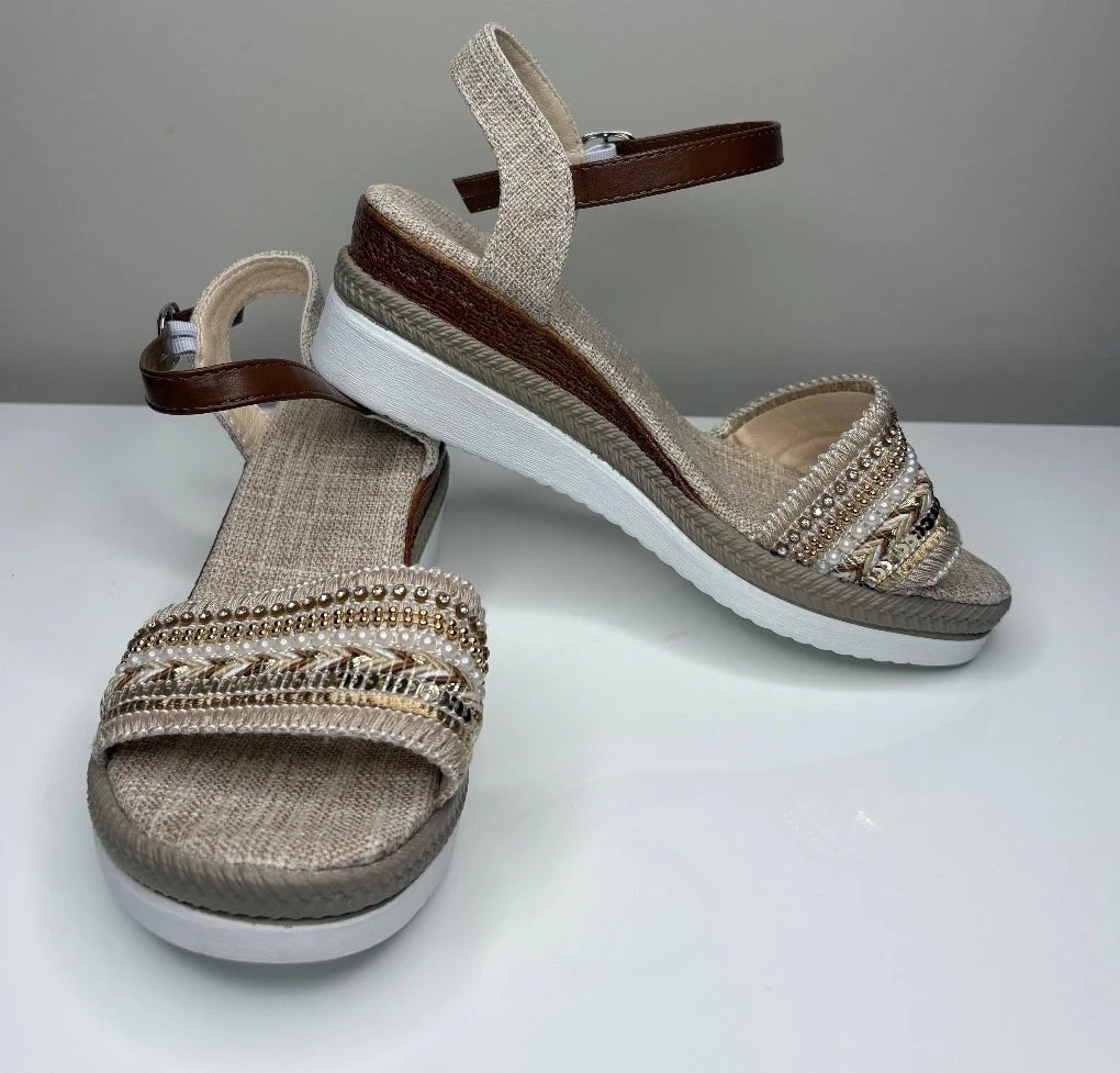 *NEW 'Elle Melbourne' Rattan Sandals (Size 5)