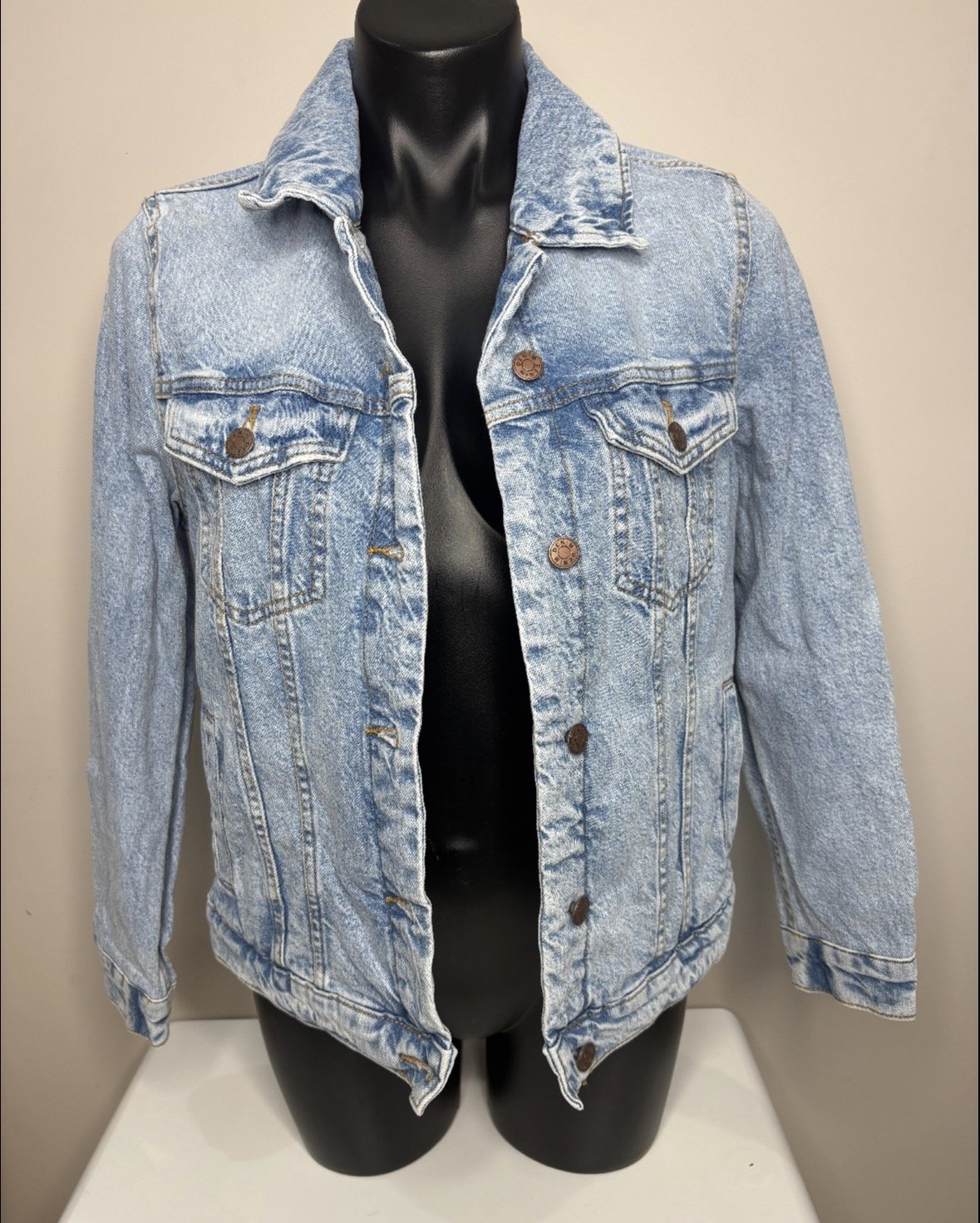'Target' Light Acid Wash Denim Jacket - Smart Casual (Size 14)