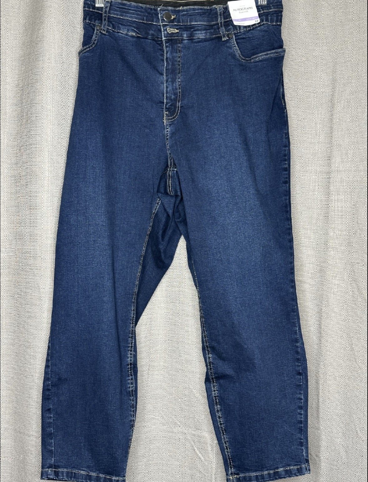 *NEW Plus Size Regular Slim Leg Denim Jeans- Smart Casual (Size 22)