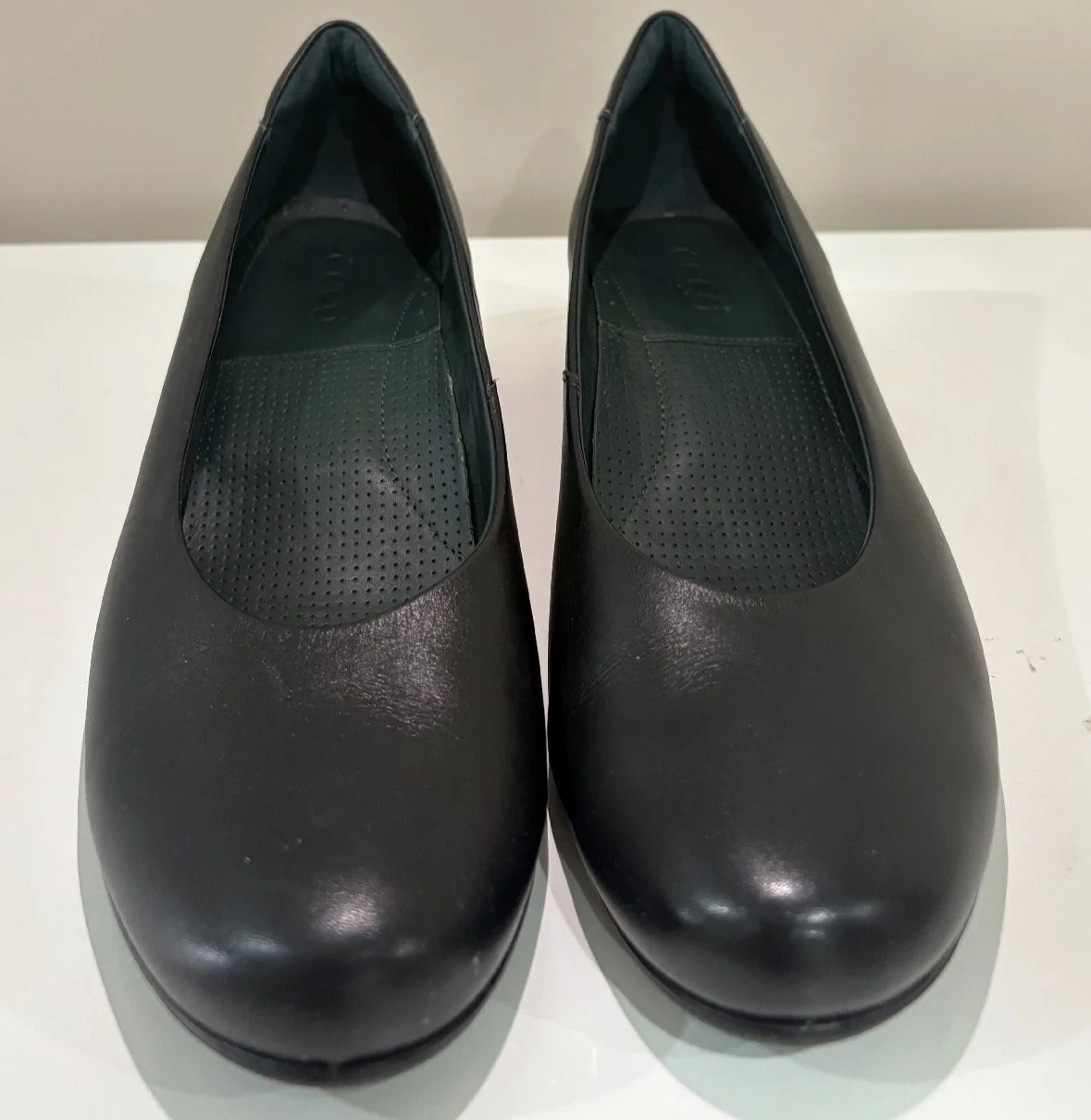*NEW* 'Ecco' Black Mary Jane Heels (Size 9)