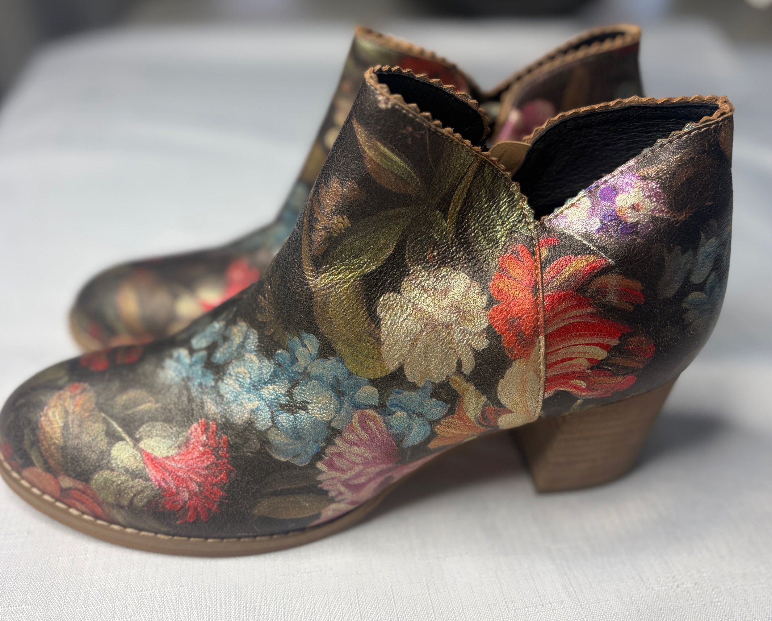 Django & Juliet Floral Heeled Boots - Vintage Casual- (Size 41)