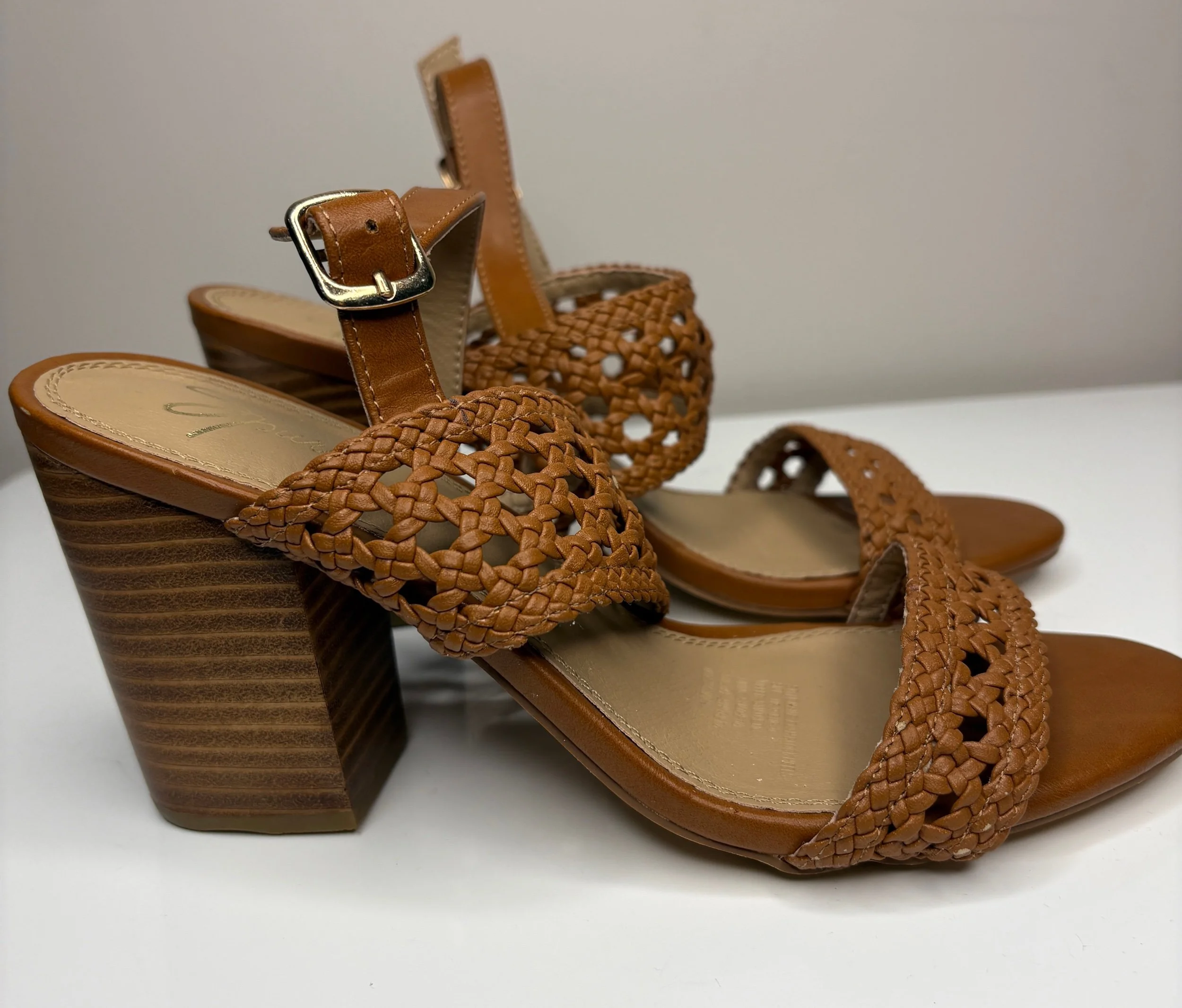 Spurr Natural Heeled Shoes - Smart- (Size 9)