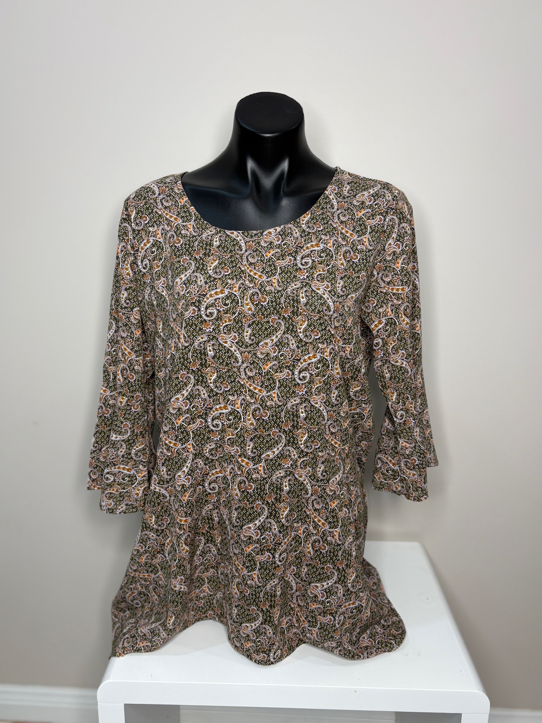 Serafina Paisley Green, Purple & Orange Hi Lo Top - Smart Chic (Size M)