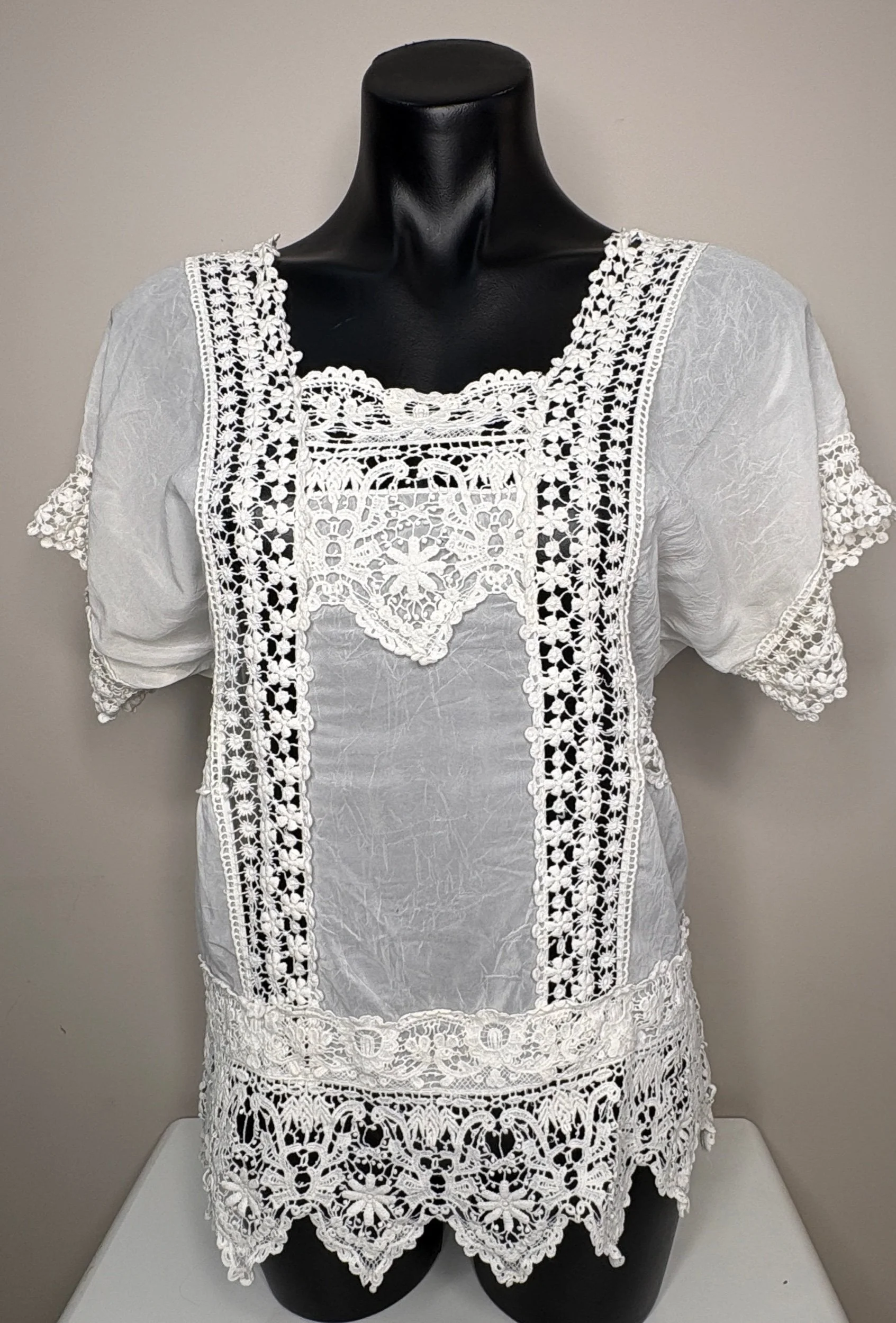 Johnny Was White Boho Silk/ Embroidered Square neckline top (Size S)