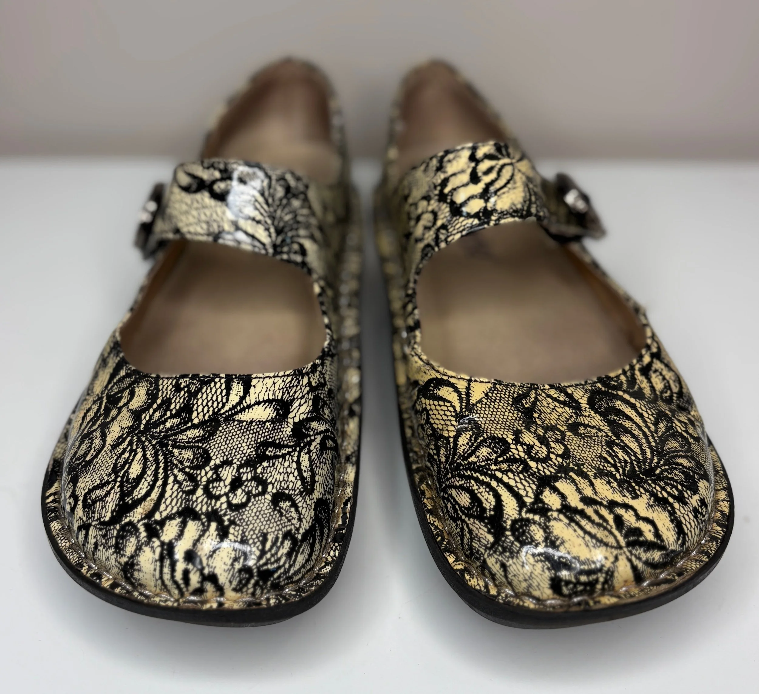 Alegria by PG Lite Cream Yellow w/ Black Lace Print (Size 38)