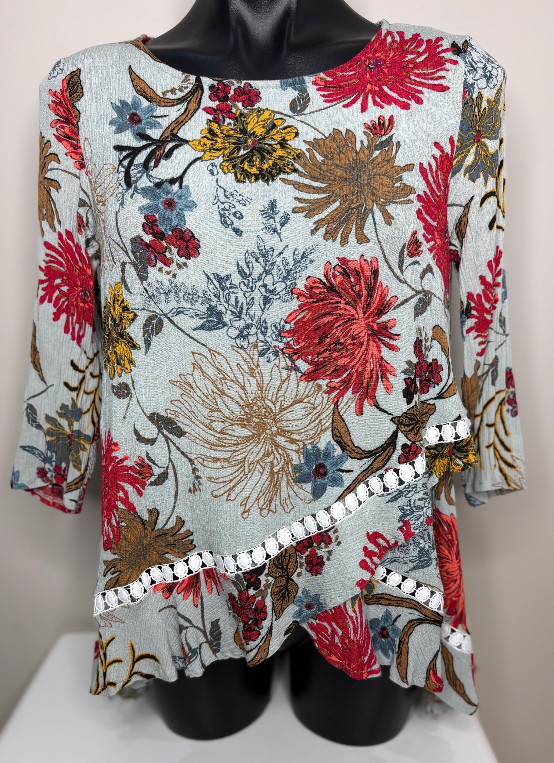 Caroline Morgan Native Floral Asymmetrical Hem Blouse (size 18)