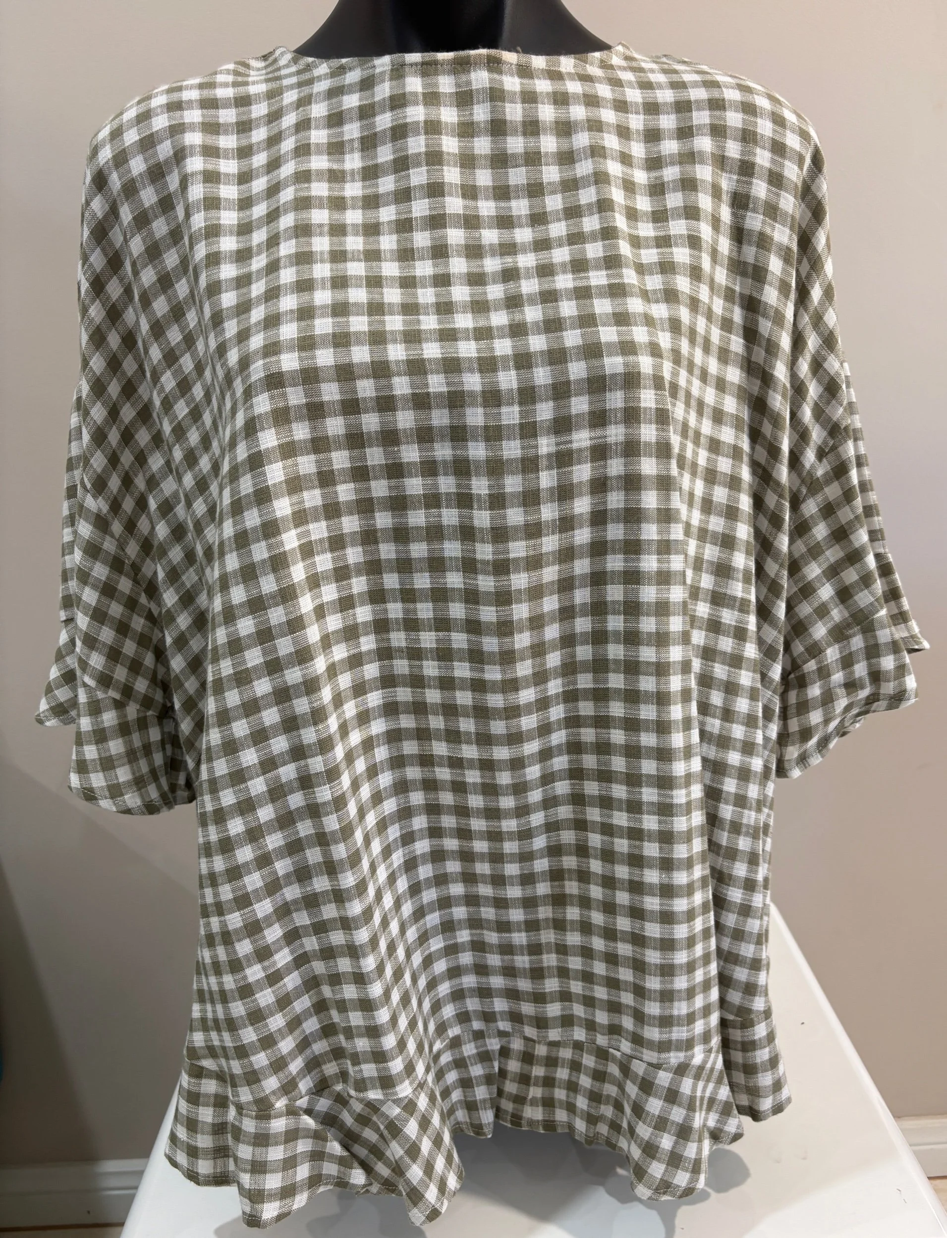 Plus Size Check Shirt With Button Up Back (Size 18)