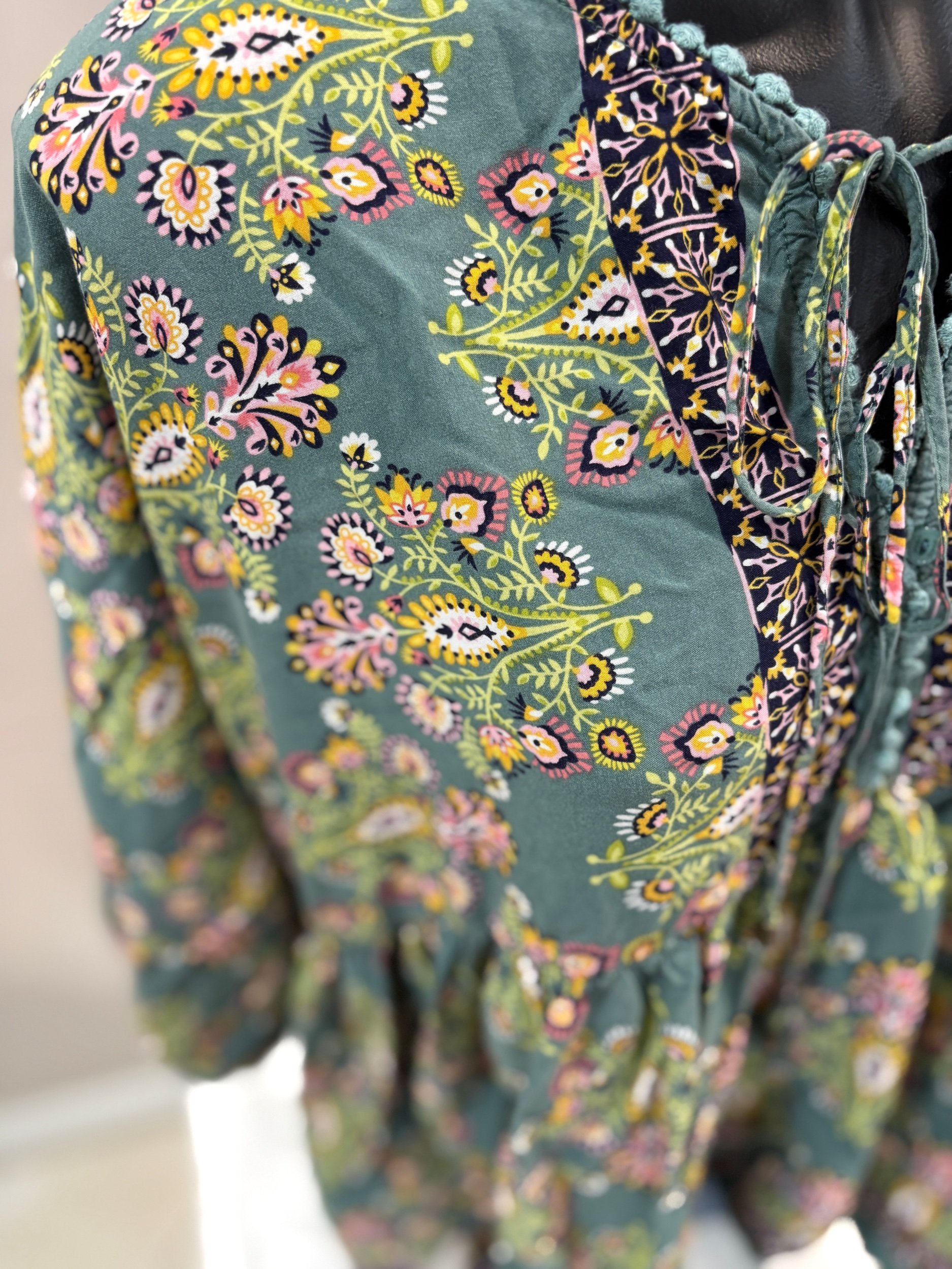JAASE Green Bright Paisley Print Top (Size S)-Retro Glamour