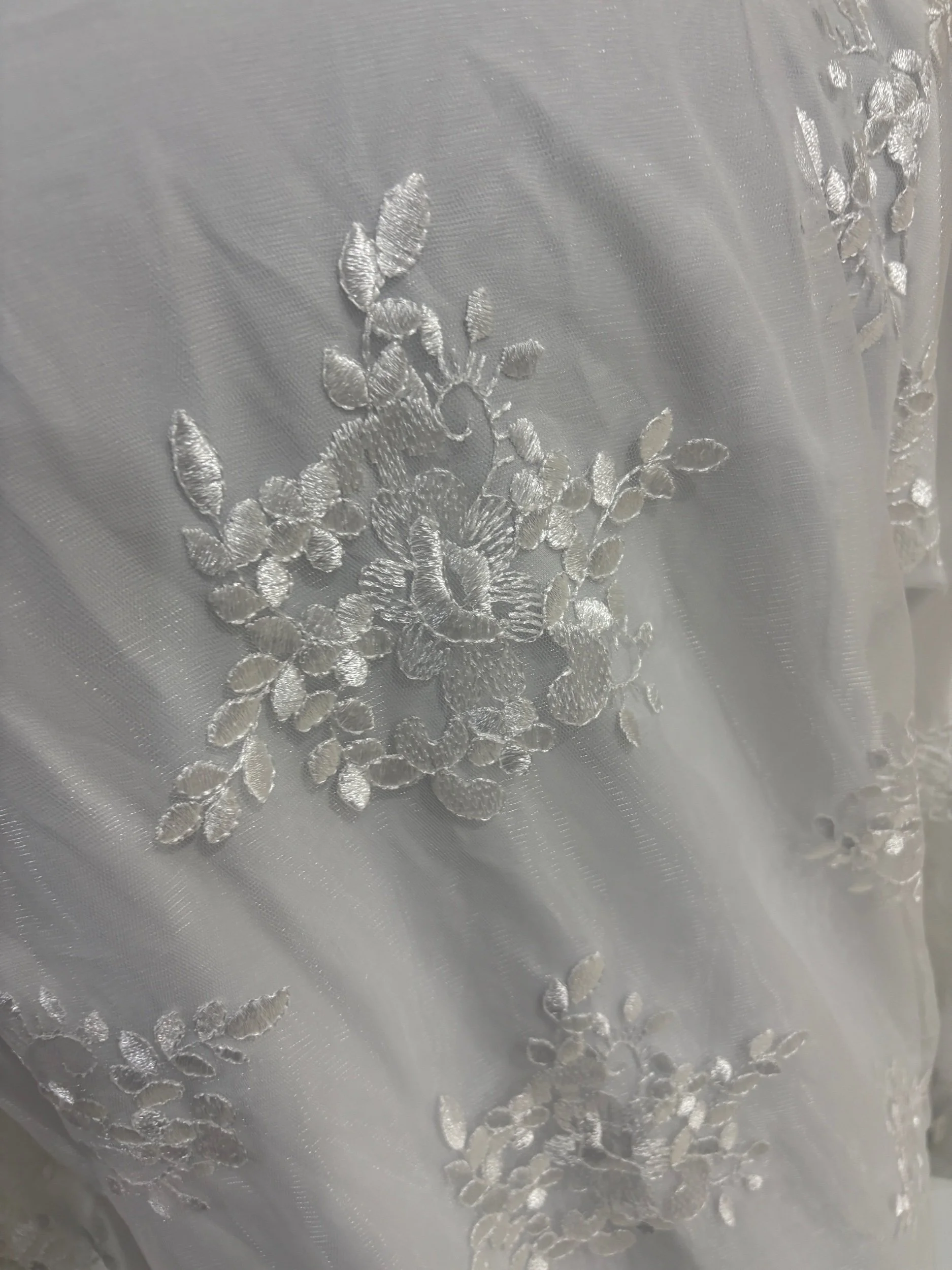 Vintage White Round Neck Lace Embroidered Shirt (Size 16/18) - Retro Glamour