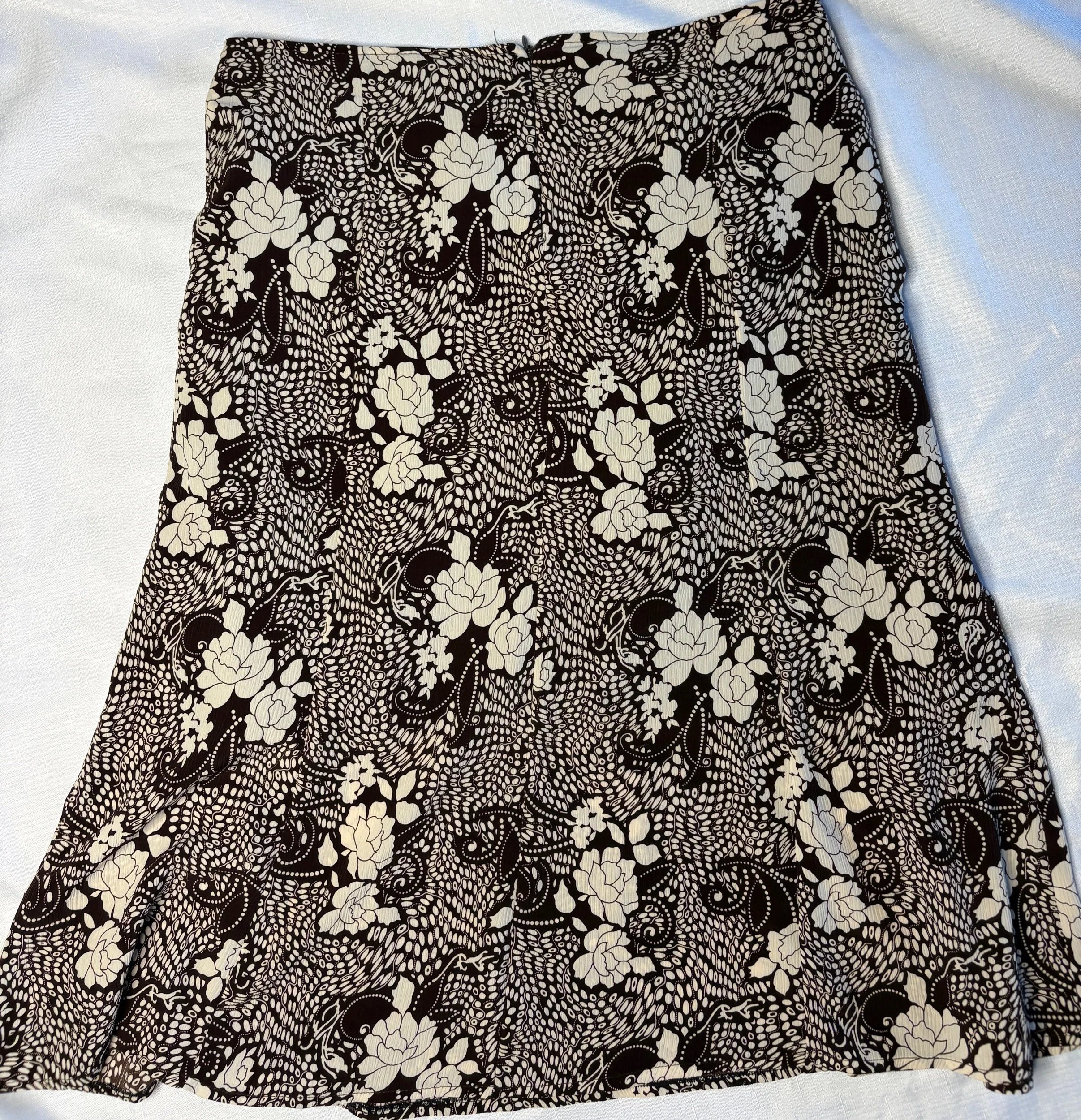 Sahinler Tekstil Retro Vintage Chocolate Floral Print Skirt (Size 14-16)-Retro Glamour