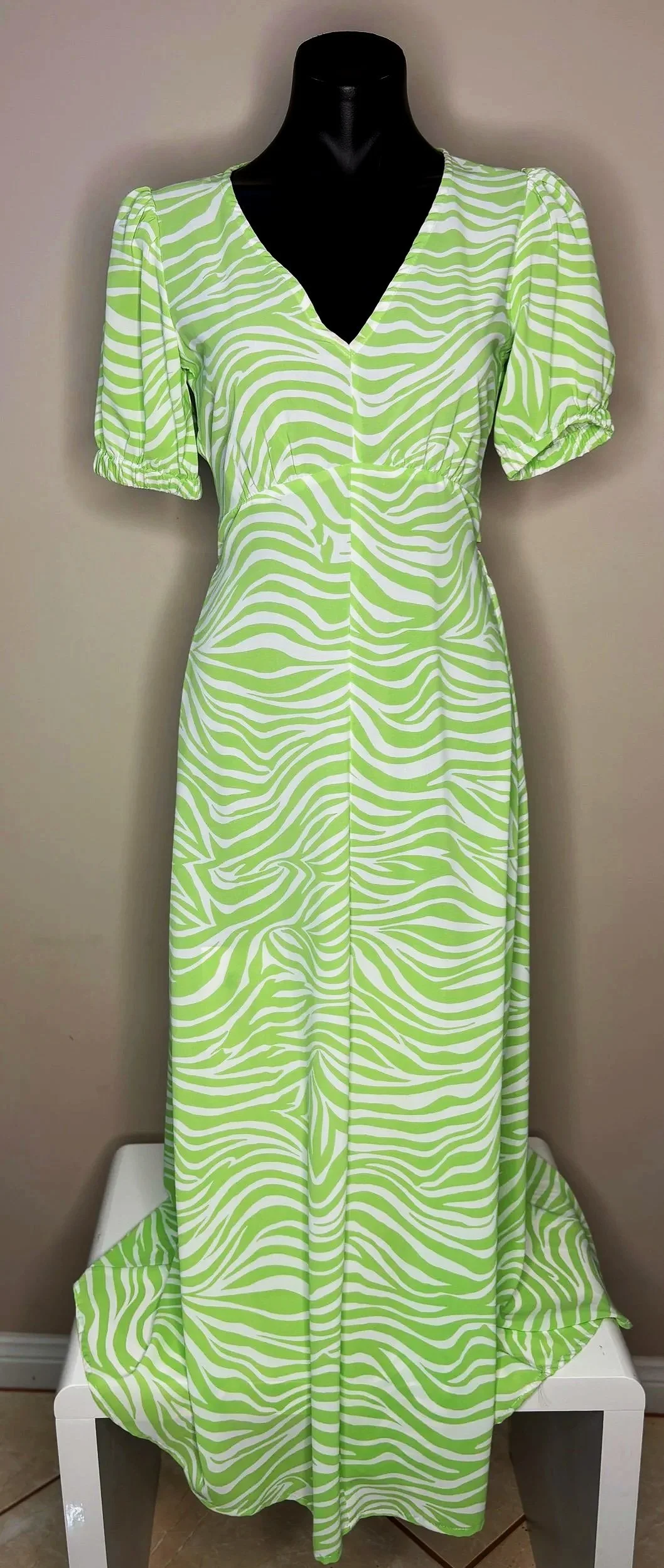 "Daisy Says" Lime Green Selena Maxi Dress (Size XS)-Retro Glamour
