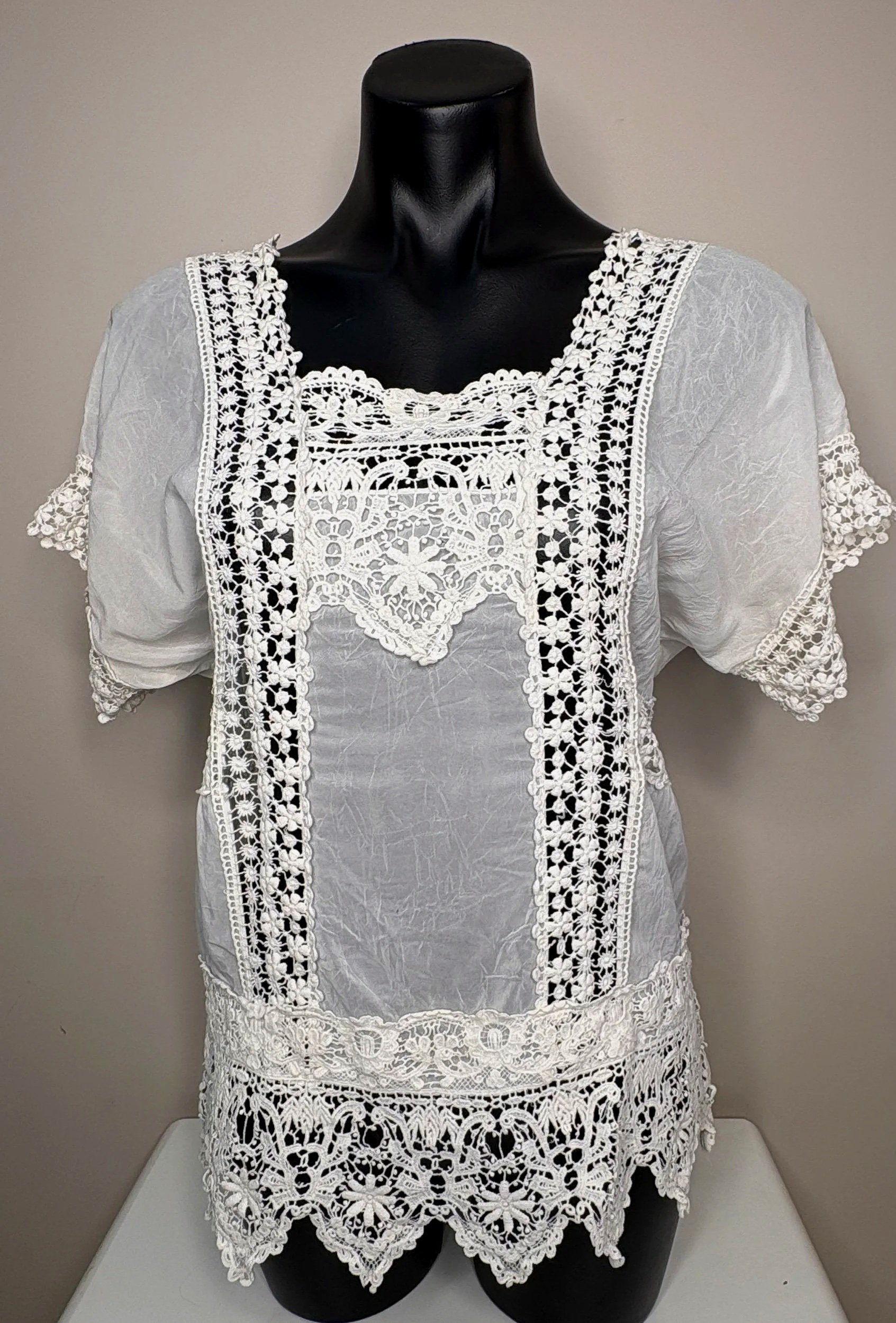 Johnny Was White Boho Silk/ Embroidered top (Size S)-Retro Glamour