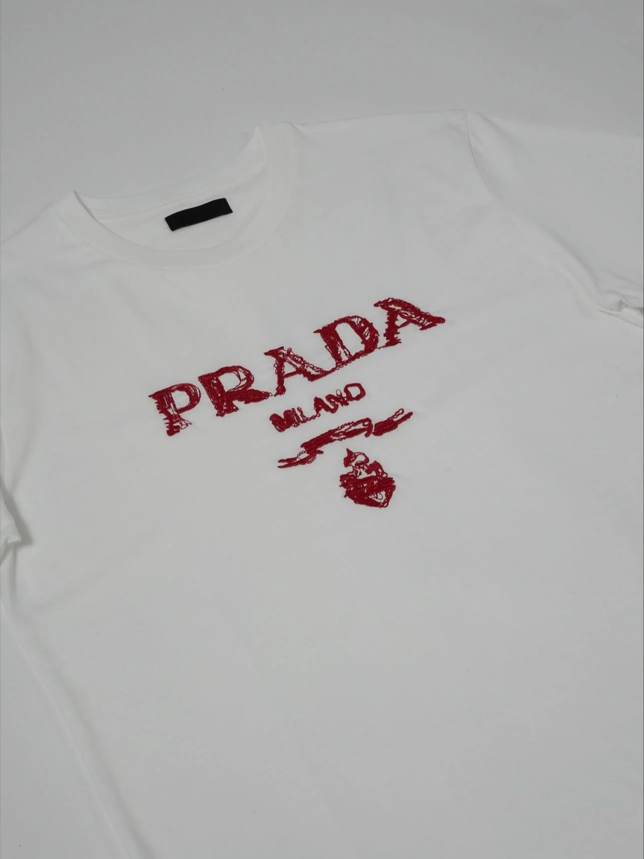 Las prendas m&aacute;s exclusivas para esta temporada🎄🎅
Prada Milano especialmente para ustedes🙌🏻