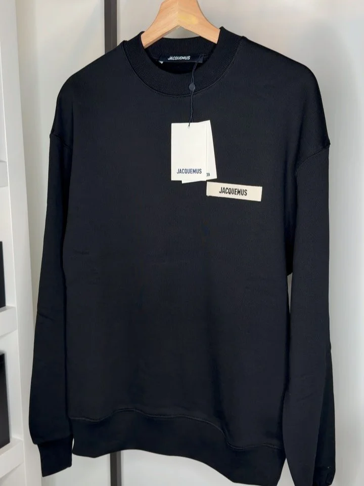 Style is the answer to everything 😎

Jacquemus on tsclothing Miami 

🇺🇸🇫🇷🇪🇺
#jacquemus #clothingbrand #miami #luxurylifestyle