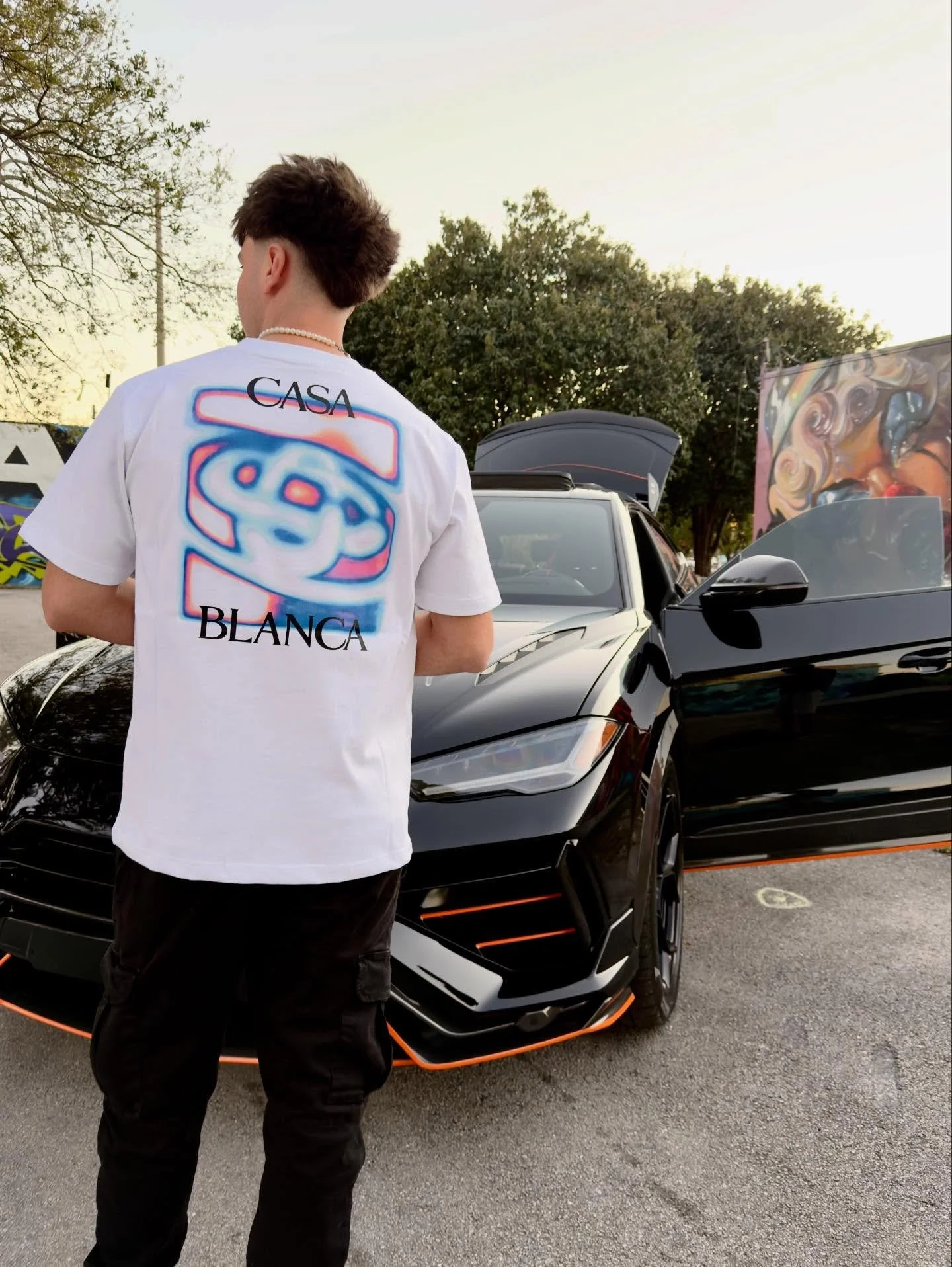 Casablanca vibes, estilo que no pasa desapercibido
Disponible en Tsclothing. 🤍✨
#casablanca #miami #luxurystreetwear 

&iquest;La usar&iacute;as de d&iacute;a o de noche? 😌