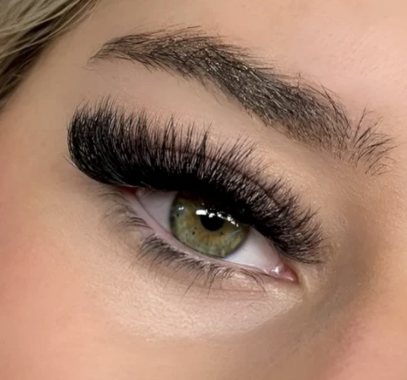 MEGA VOLUME EYELASH EXTENSIONS