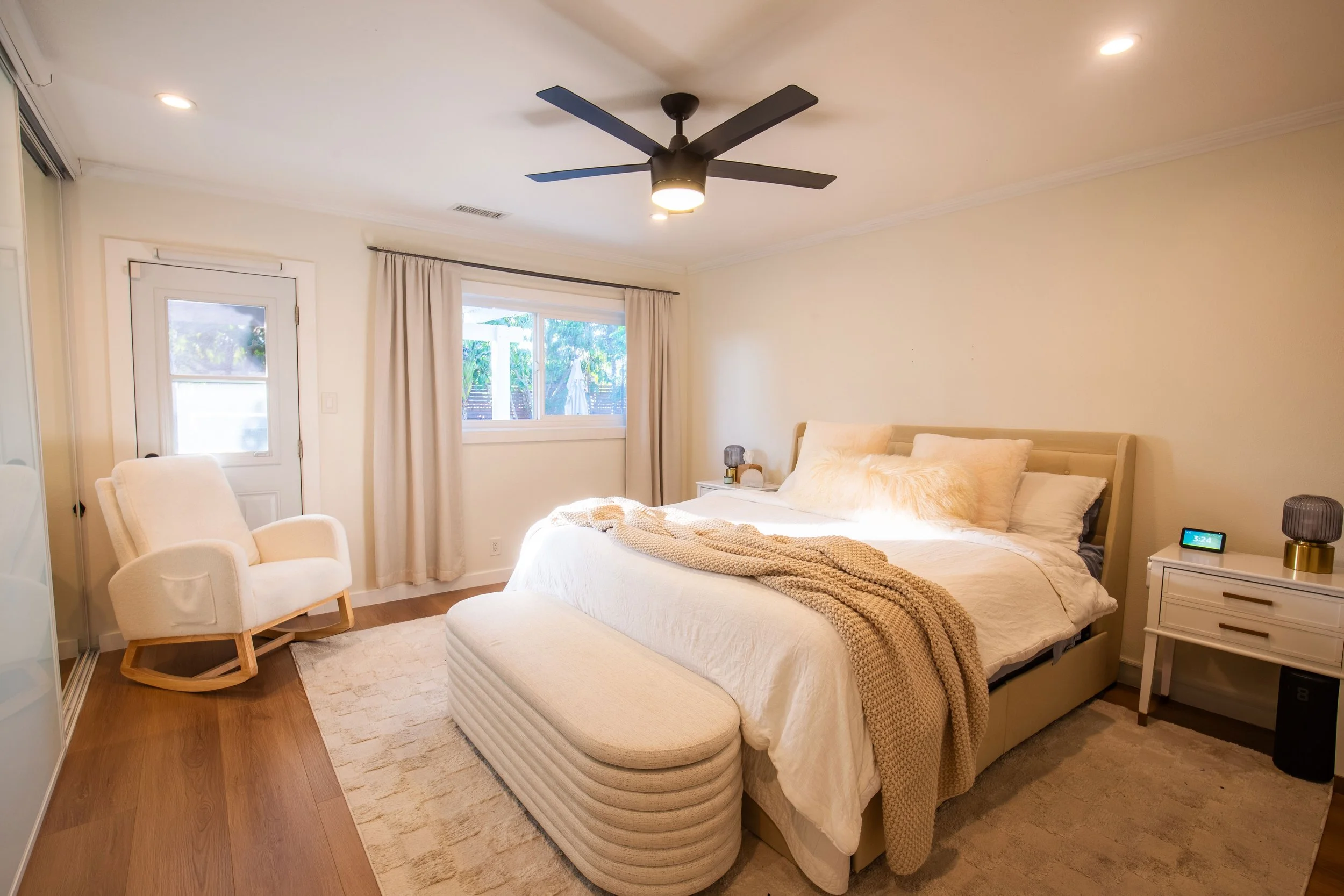 Interior/Exterior Photos