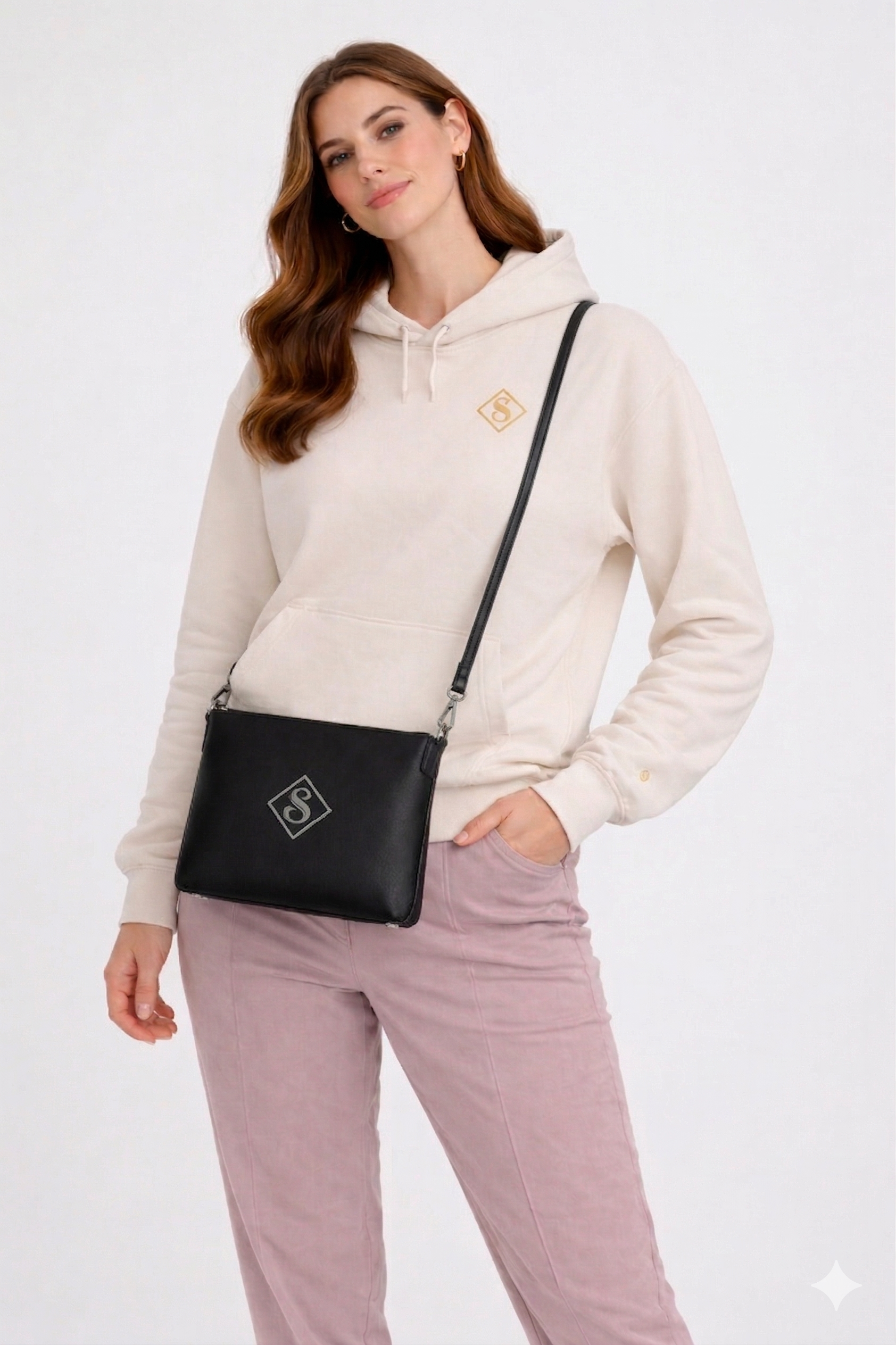 Model holding #7.png