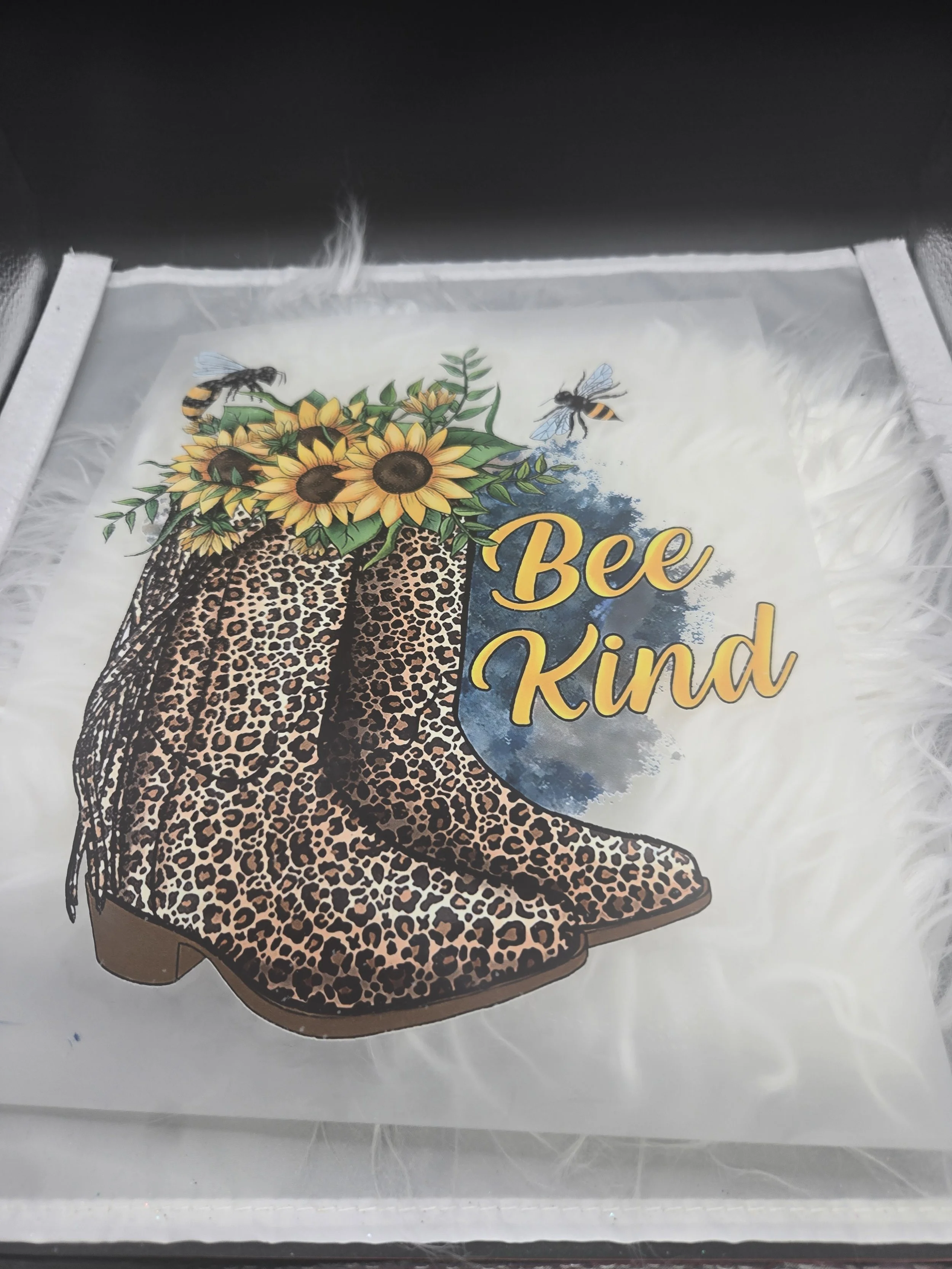 Boots/Bees - 553