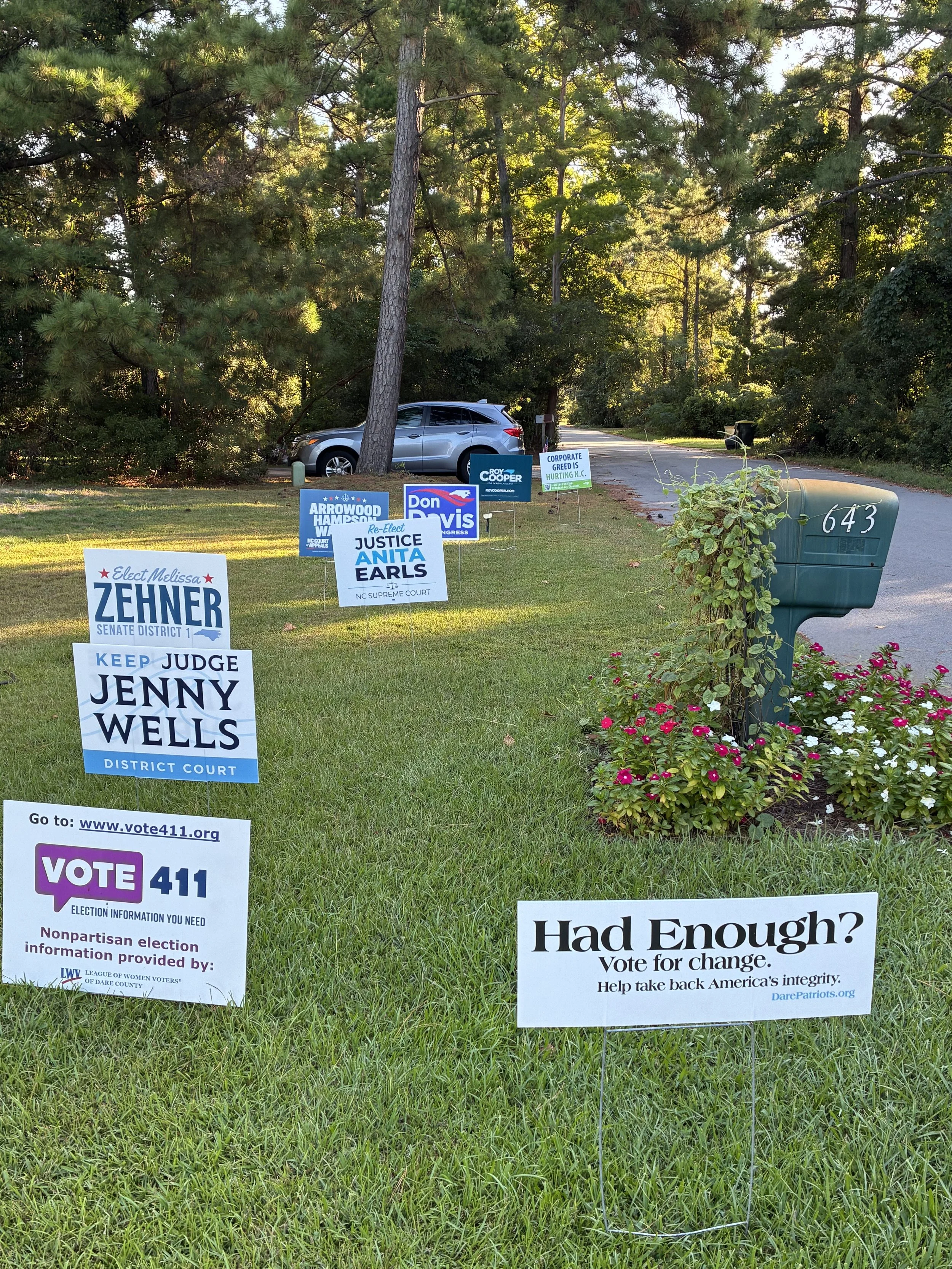 Manteo Yard Signs!