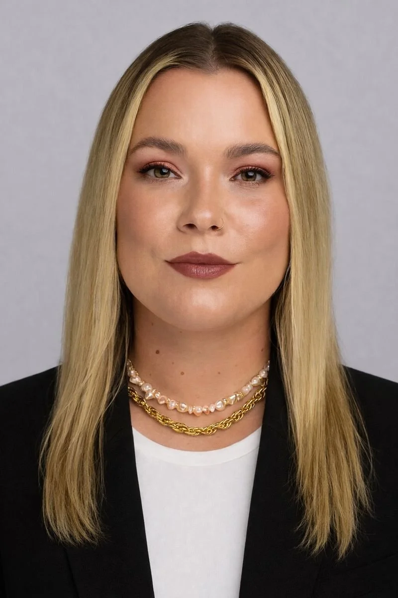 California Notary Public and owner of On the Dot Notary LLC providing mobile notary services