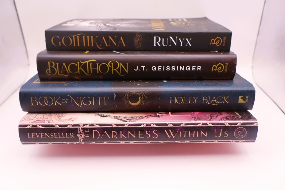 Gothic Dark Academia Collection