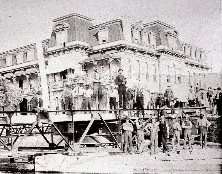 Building the steel bridge.jpg.jpg