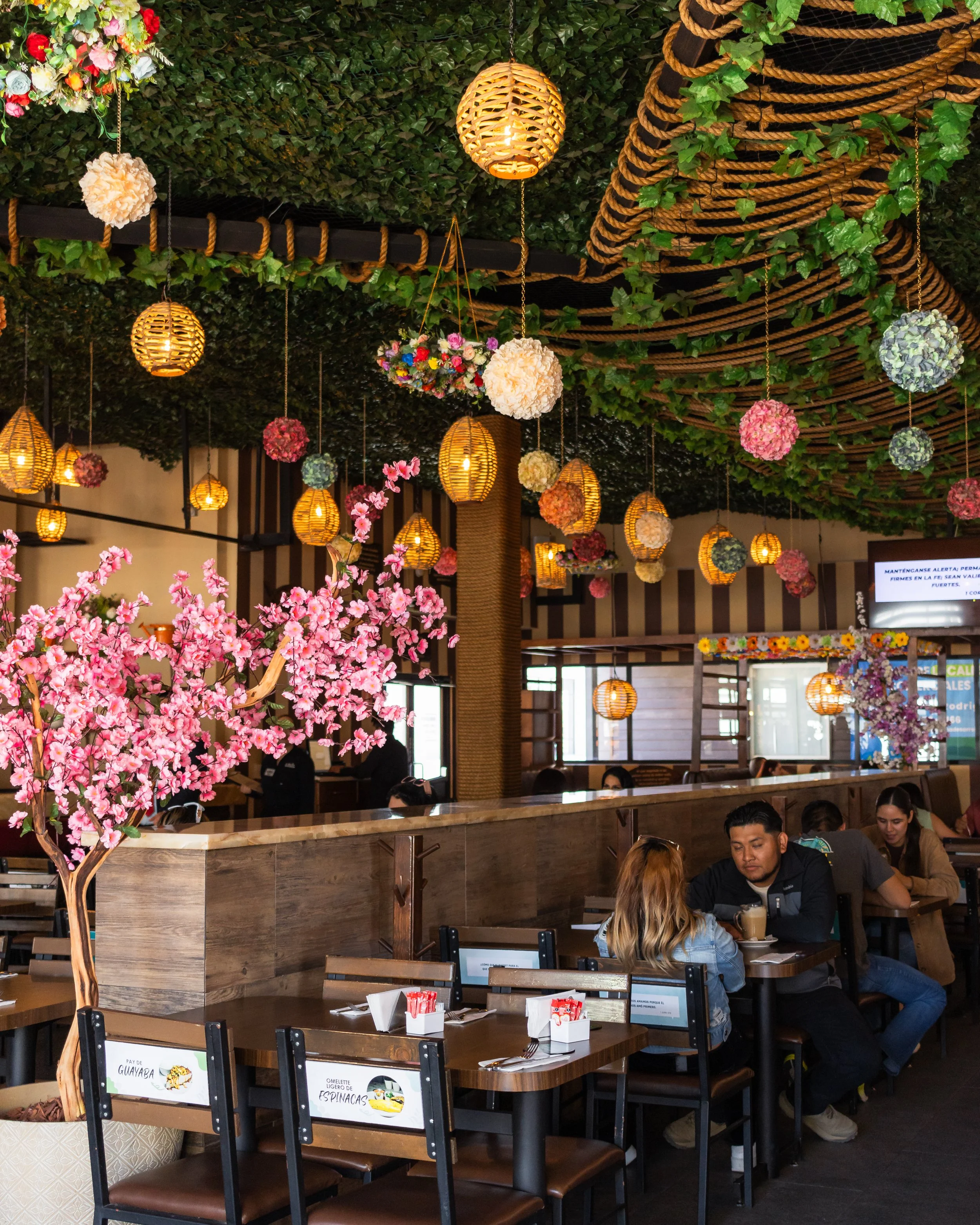 Restaurante de comida Mexicana La Macha Plaza Alameda Otay.jpg