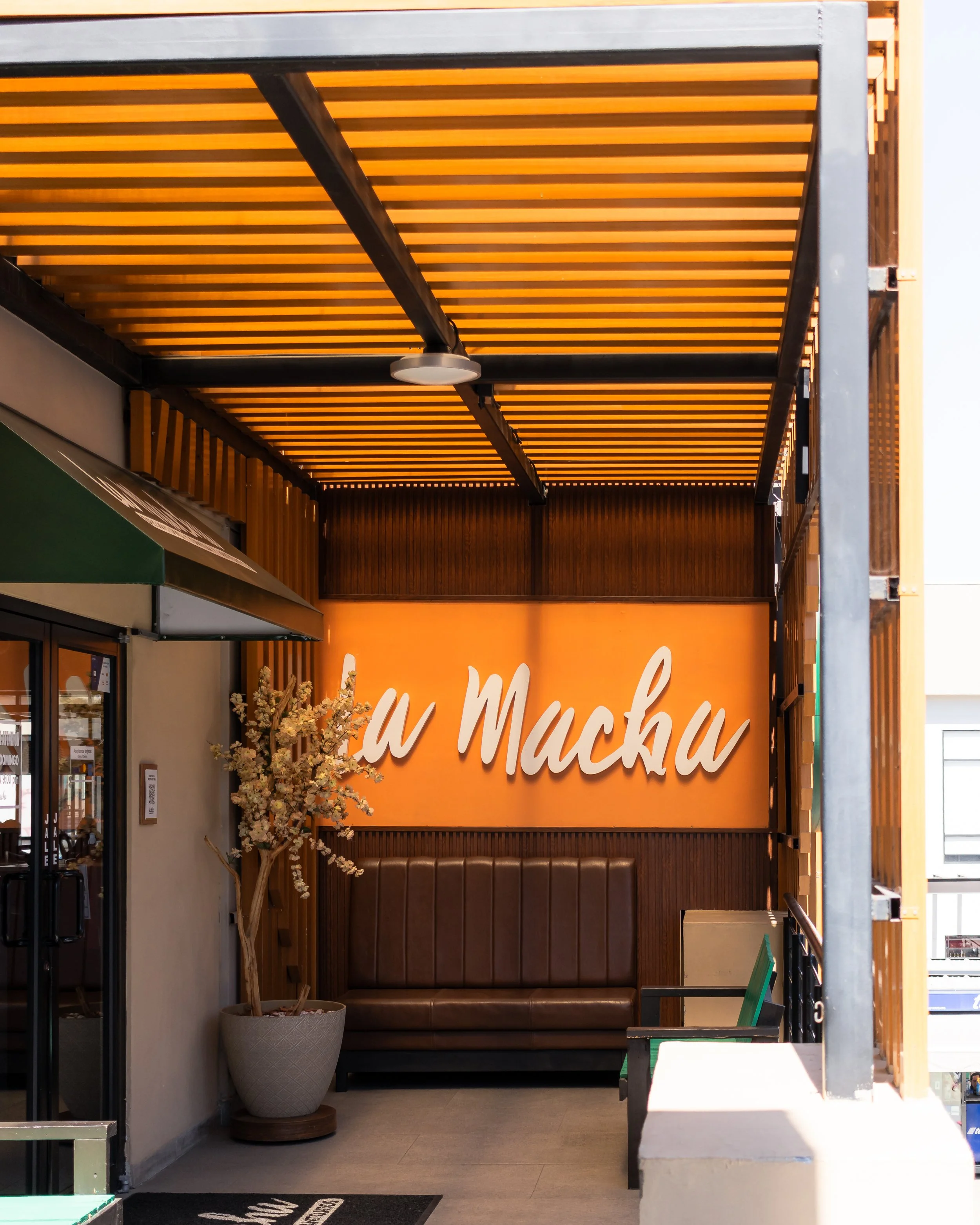 Restaurante de comida Mexicana La Macha Plaza Alameda Otay 3.jpg