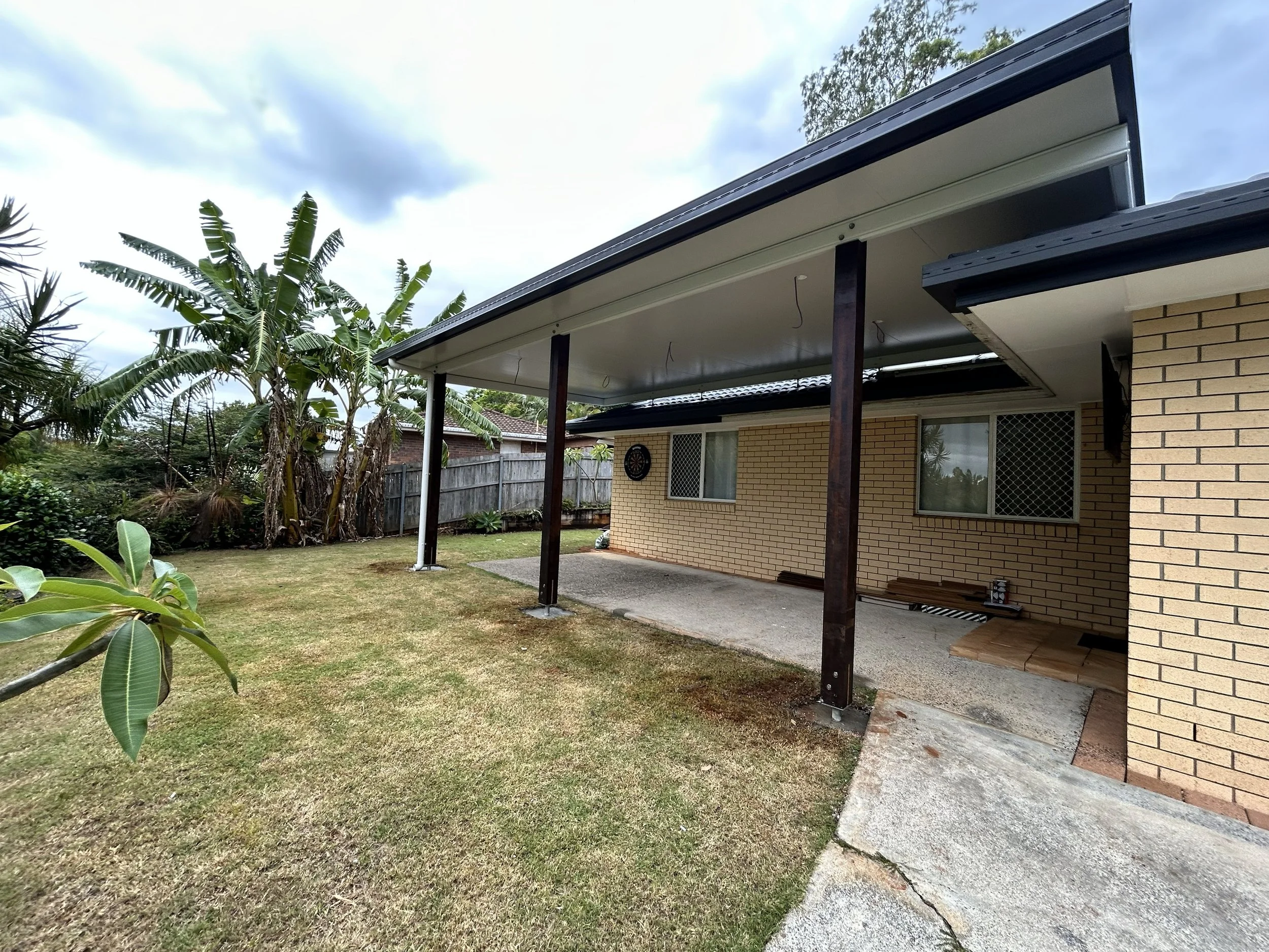 New flyover roof at Nerang with timber posts
