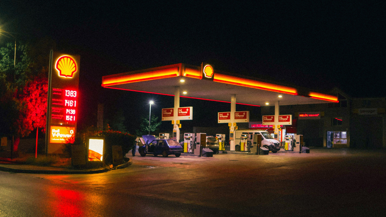 A Dead Rent Writer Rant: Petrol = Poverty