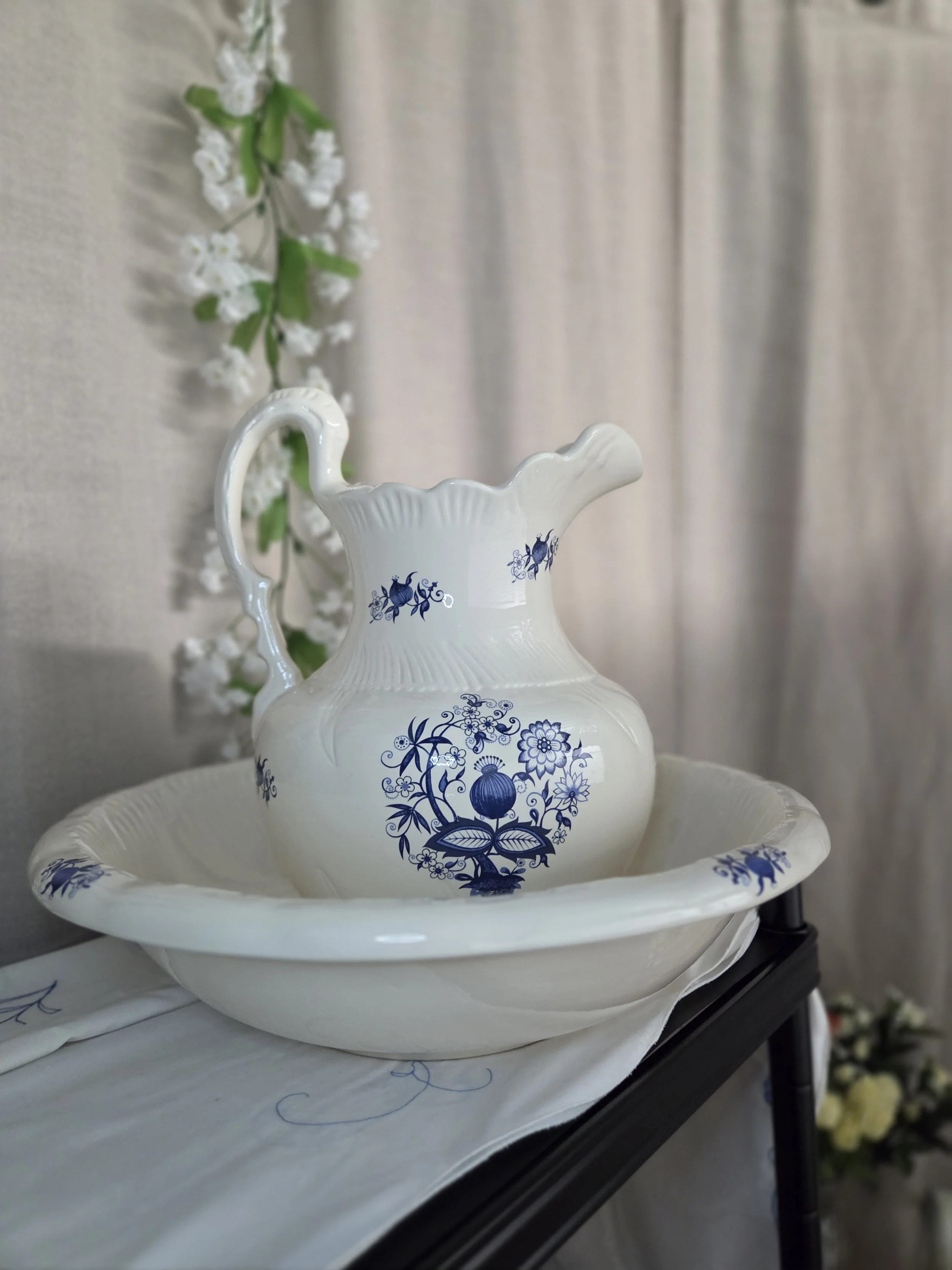 Vintage Cronin's of Fredericksburg Wash Basin & Pitcher Set