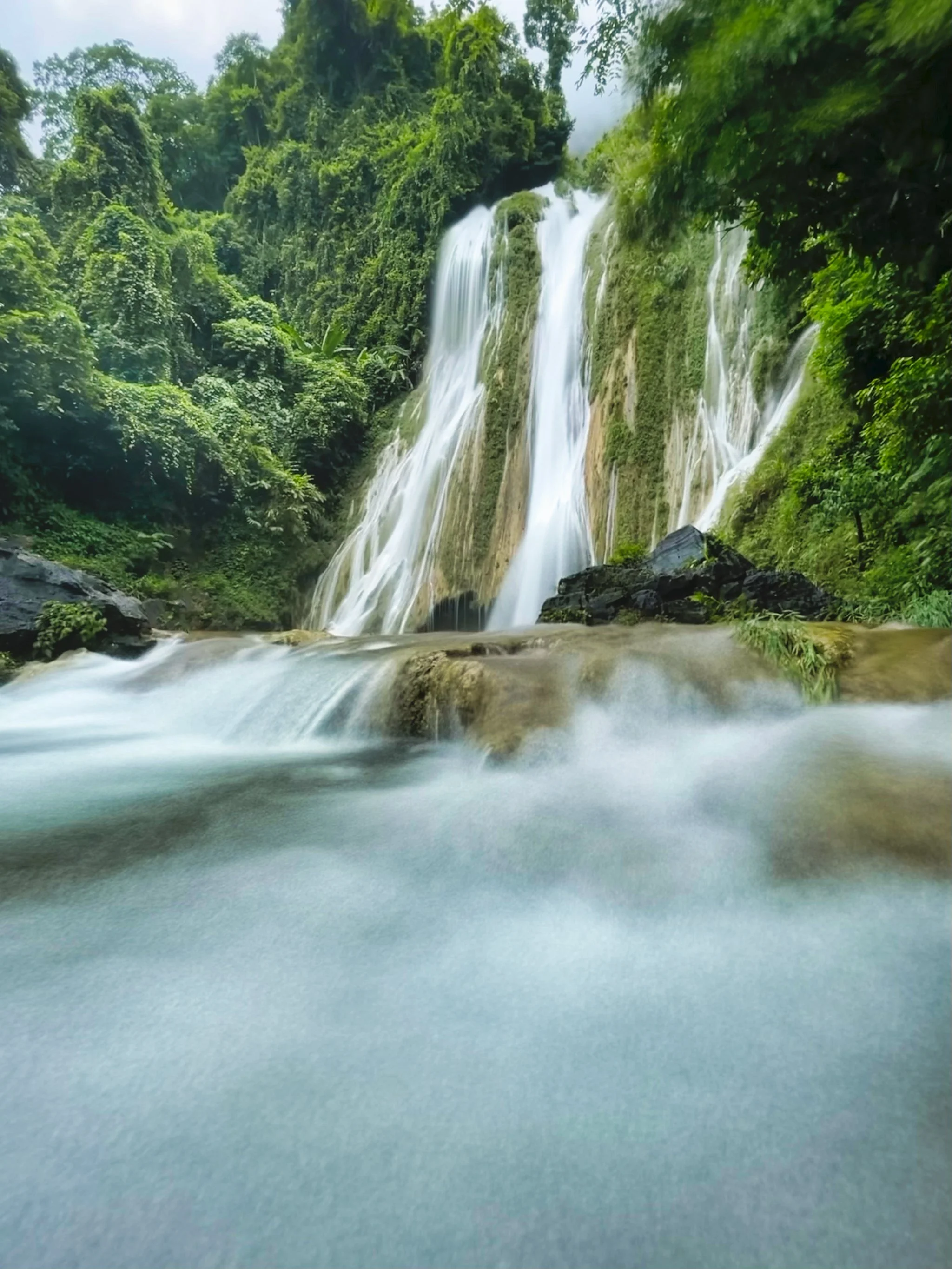 NaHang_KhuoiNhi_waterfall_TuyenQuang.JPG