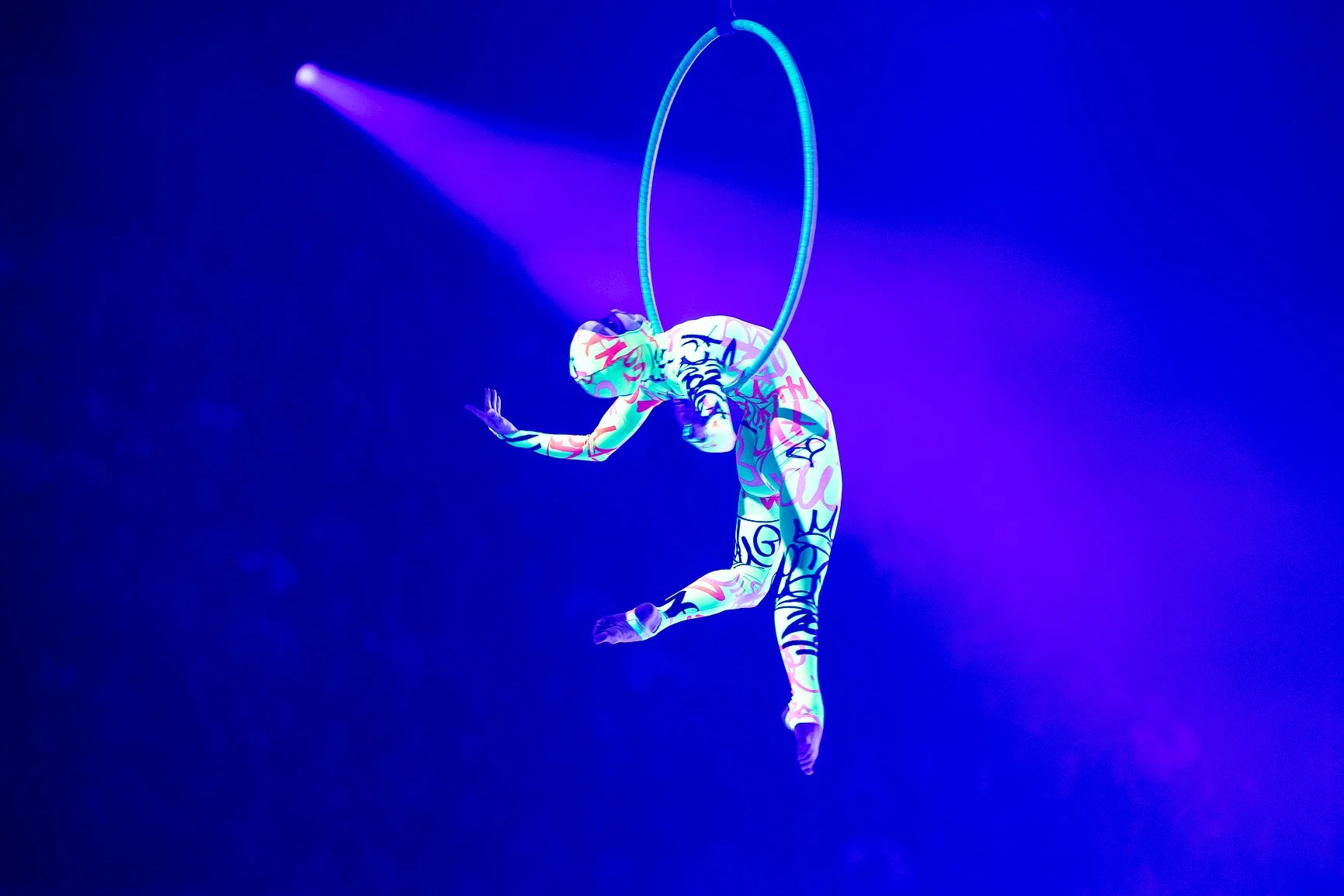 2025 WOW Show RISE, Neon Section, Circus Artist (178).jpg