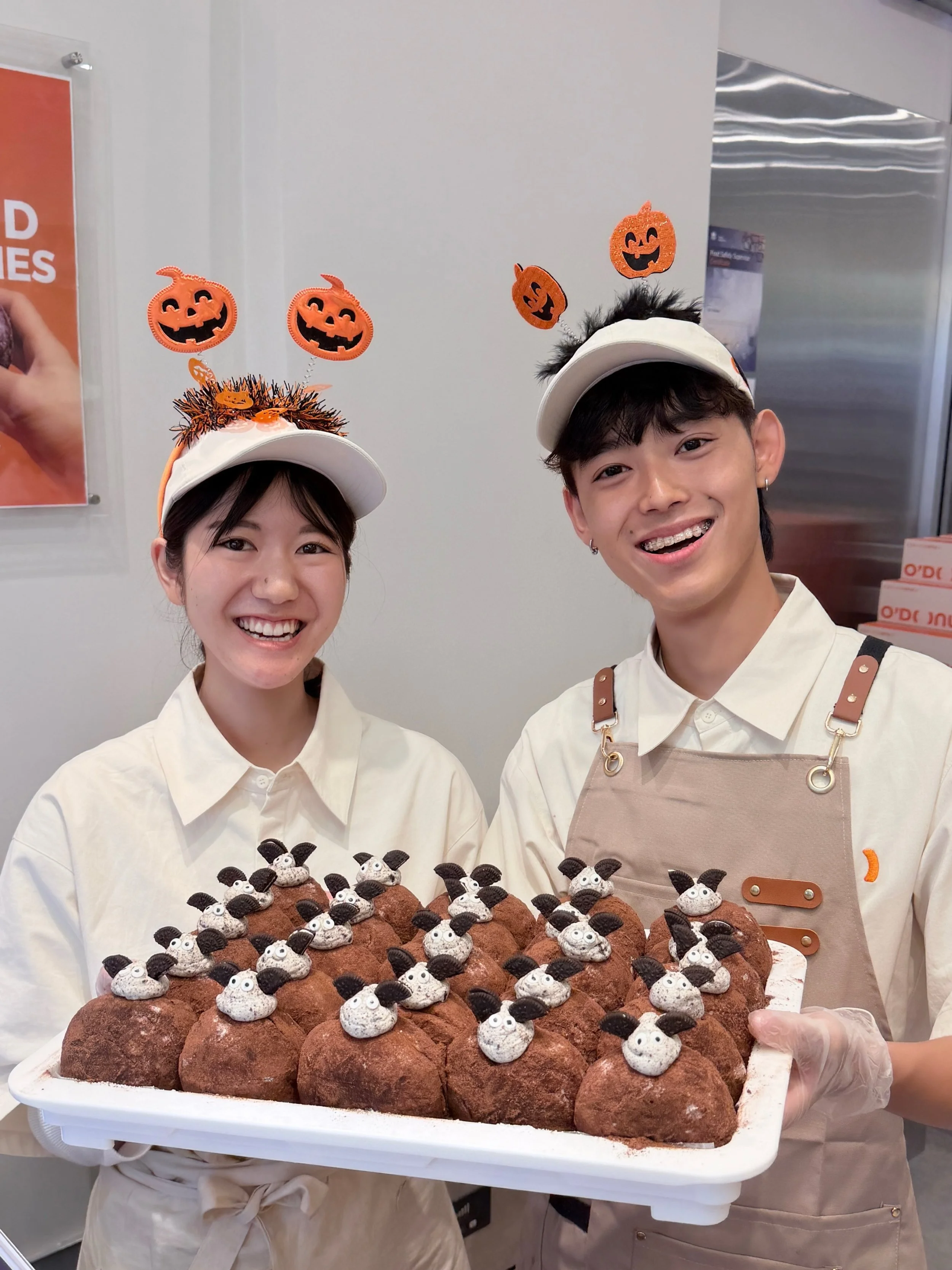Halloween Oreo Cream limited flavor 🎃🖤

Available from now - 1 Nov in limited quantities each day at both our Chatswood and Haymarket stores.

Pair it with a drink for just $11 👻🍩☕️

#ODonutsau #Donuts #HalloweenSpecial #sydneyfoodie #sydneydesse