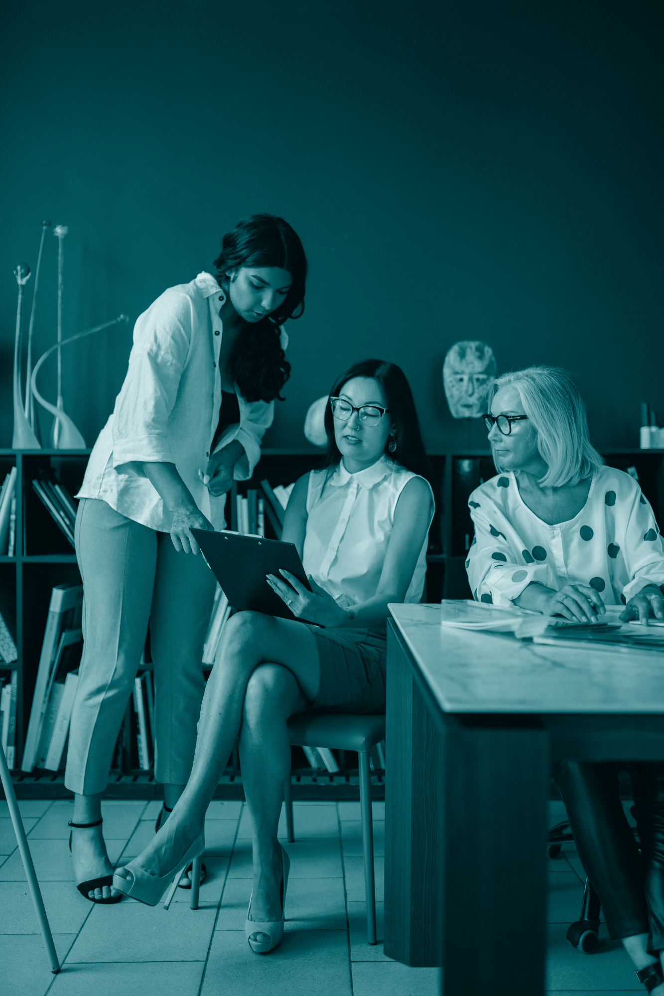 Diana Langston contact image for women in tech to discuss executive coaching and product leadership.