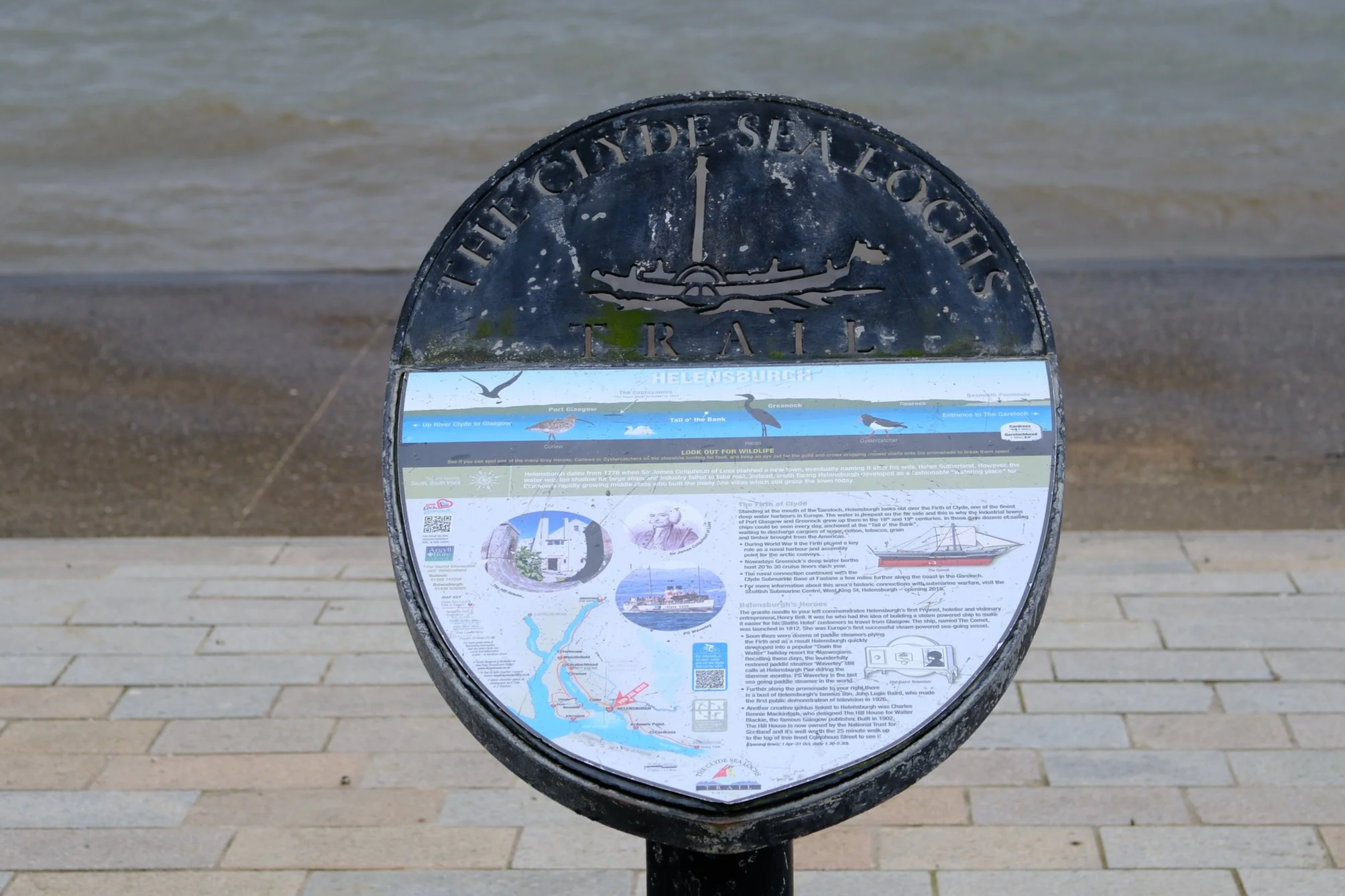 Plaque with Helensburgh background (Image:  Damien Wilkinson)