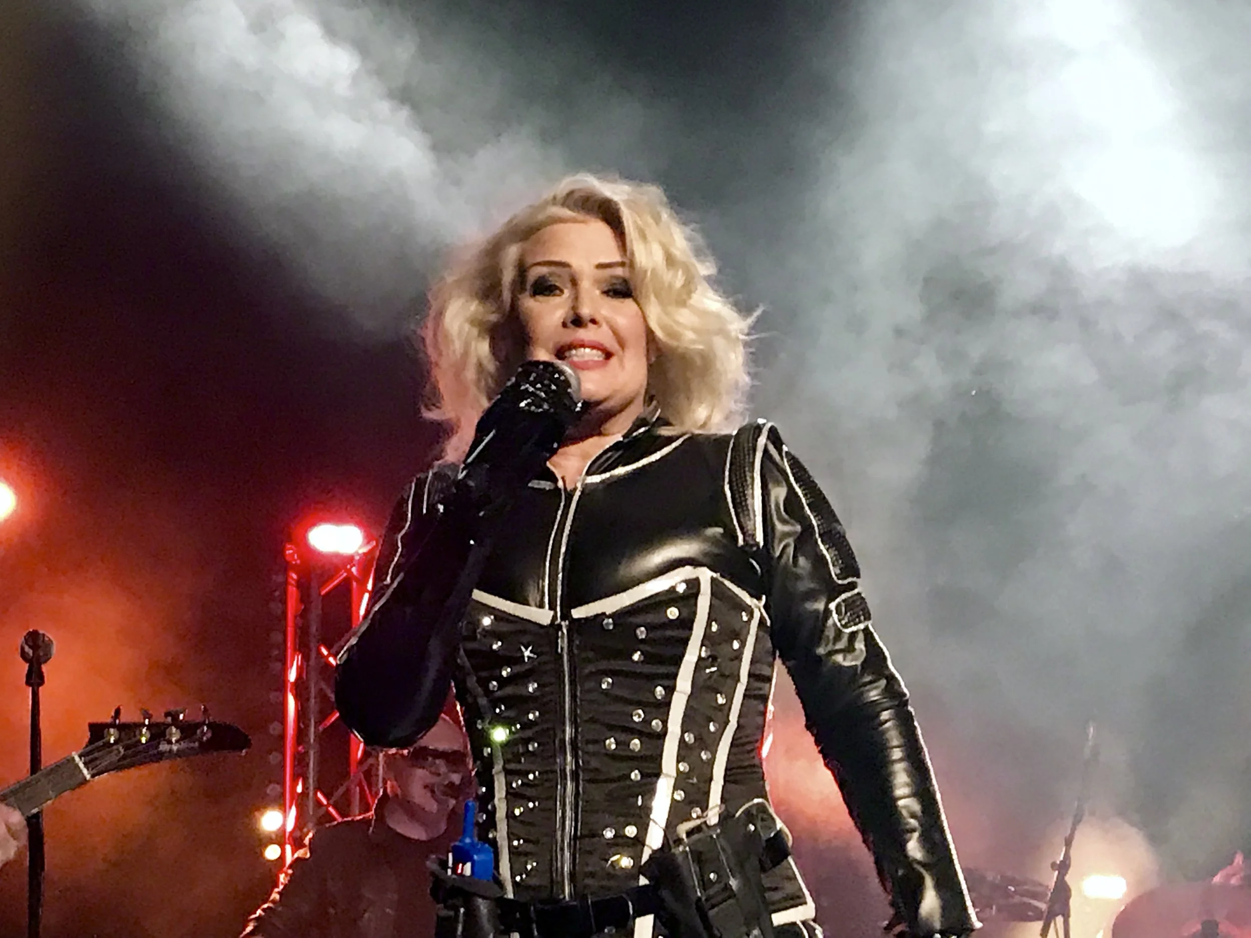 HERE COME THE ALIENS: Kim Wilde at Halifax Victoria Theatre, 19th April 2018