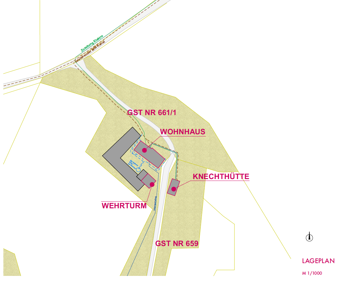 Lageplan eines Grundstücks mit einem Wohnhaus, Wehrturm, Knechtütte und mehreren Grundstücksnummern, Nordpfeil, Maßstab 1:1000.