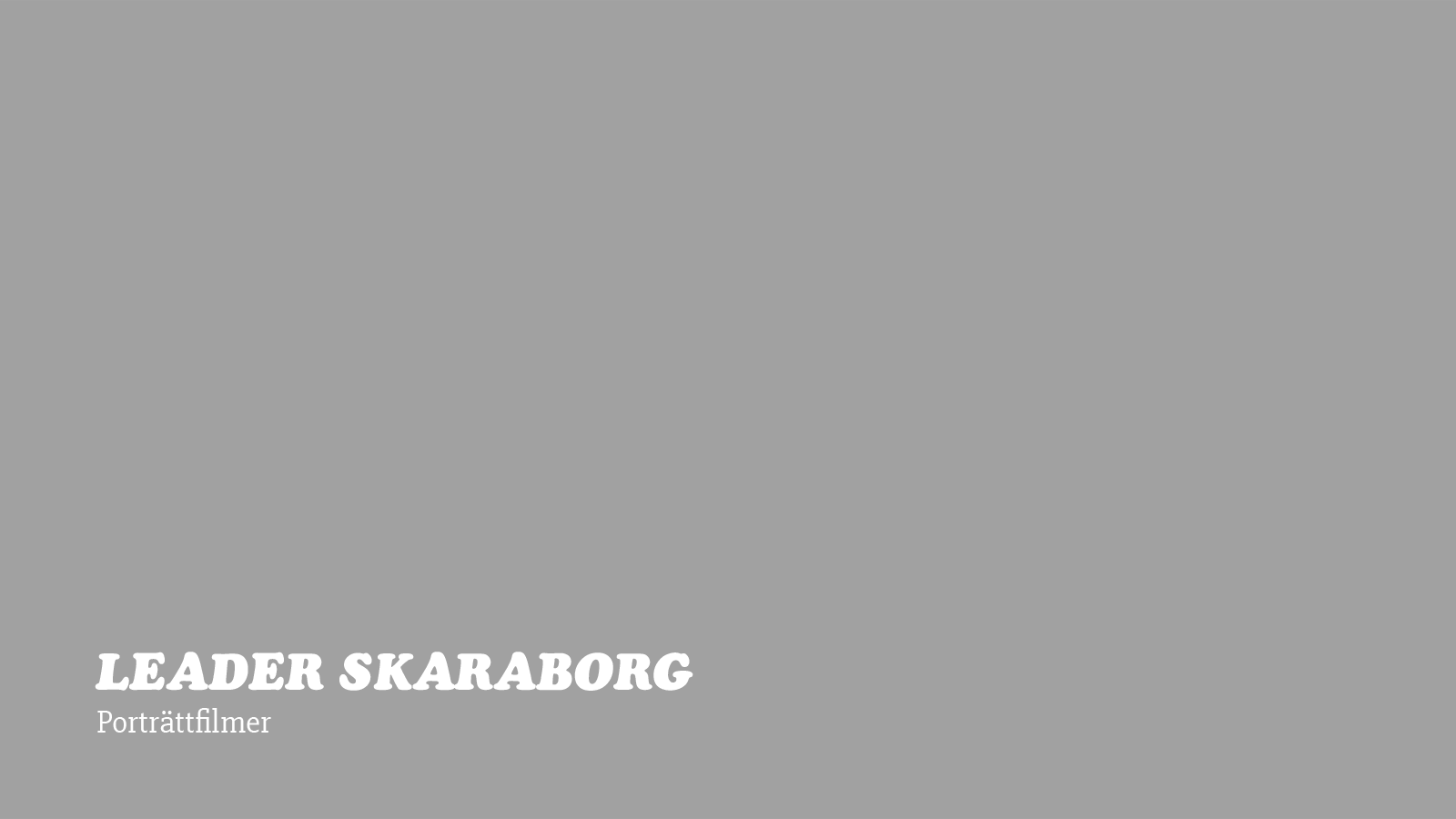 Black-and-white promotional poster featuring a man holding a football and a megaphone, with Swedish text 'Leader Skarborg' and 'Porträttfilmer' at the bottom.