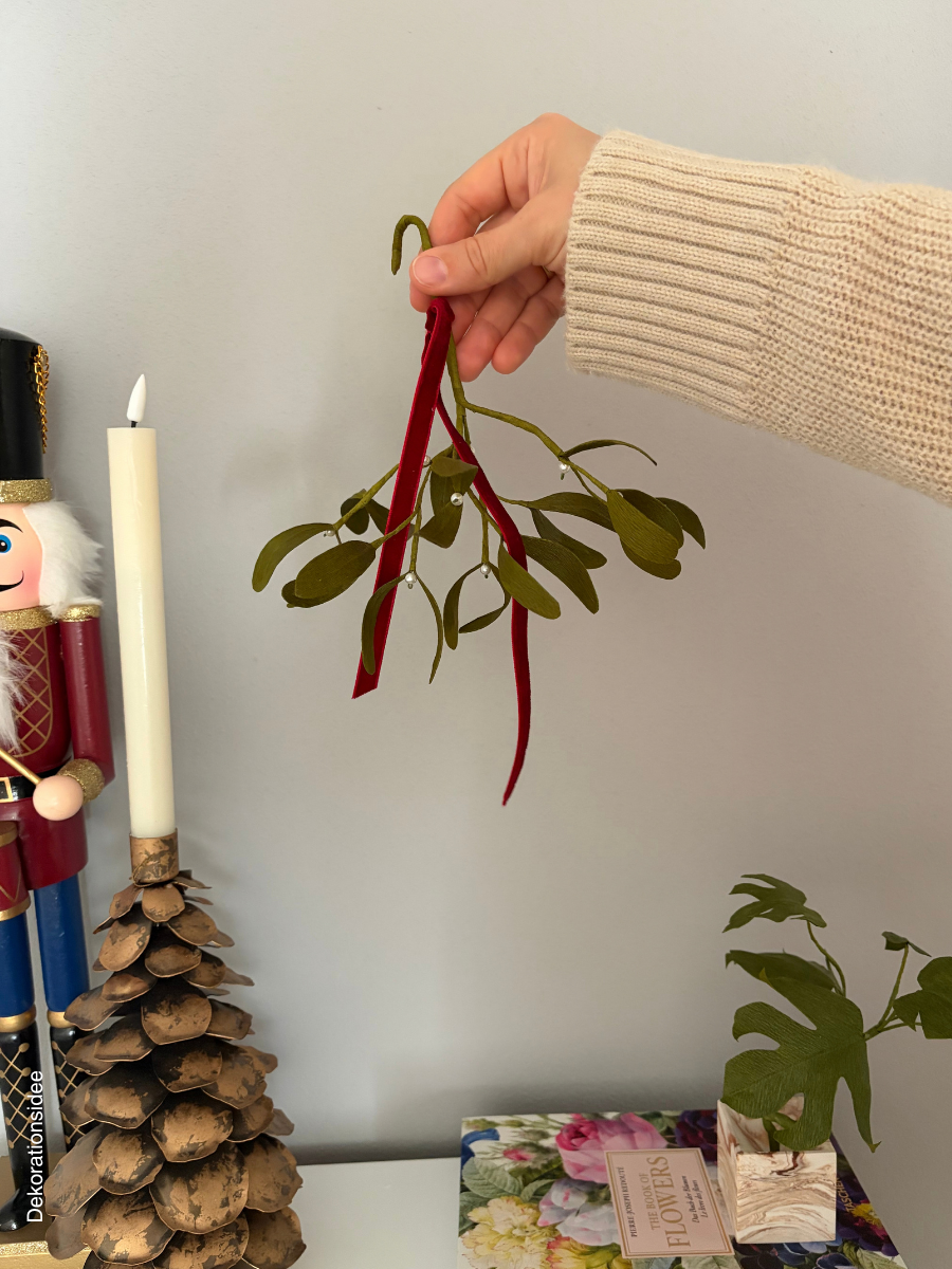 mistelzweig-krepppapier-weihnachtsdeko-2.png