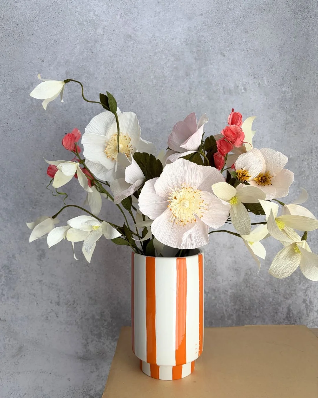 Bouquet No. 02 - Papierblumenstrauß, handgefertigt aus Krepppapier